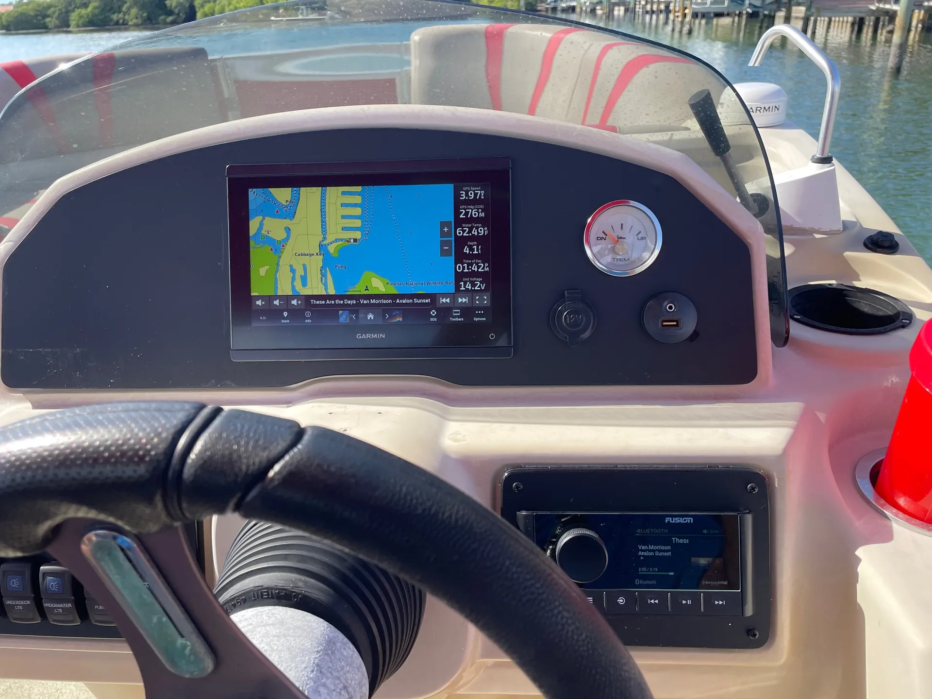 Comfortable 24’ Tri Toon