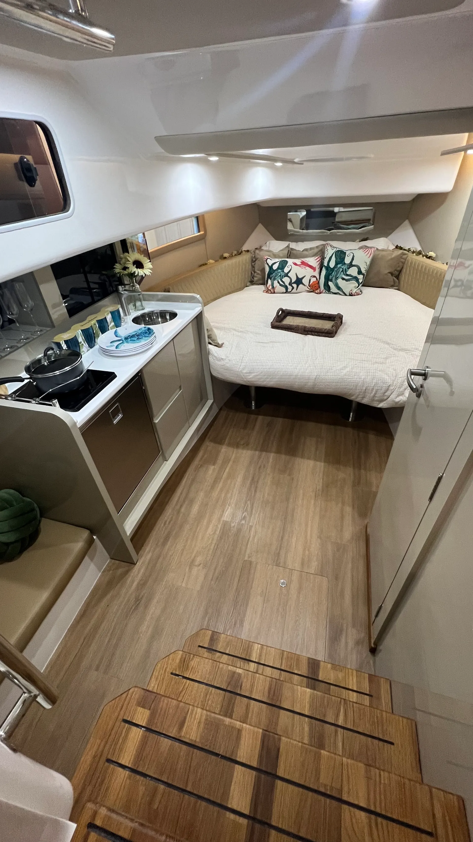 38' Yacht.  Bachelorette or family fun for 12.  New Boat coming- 2026