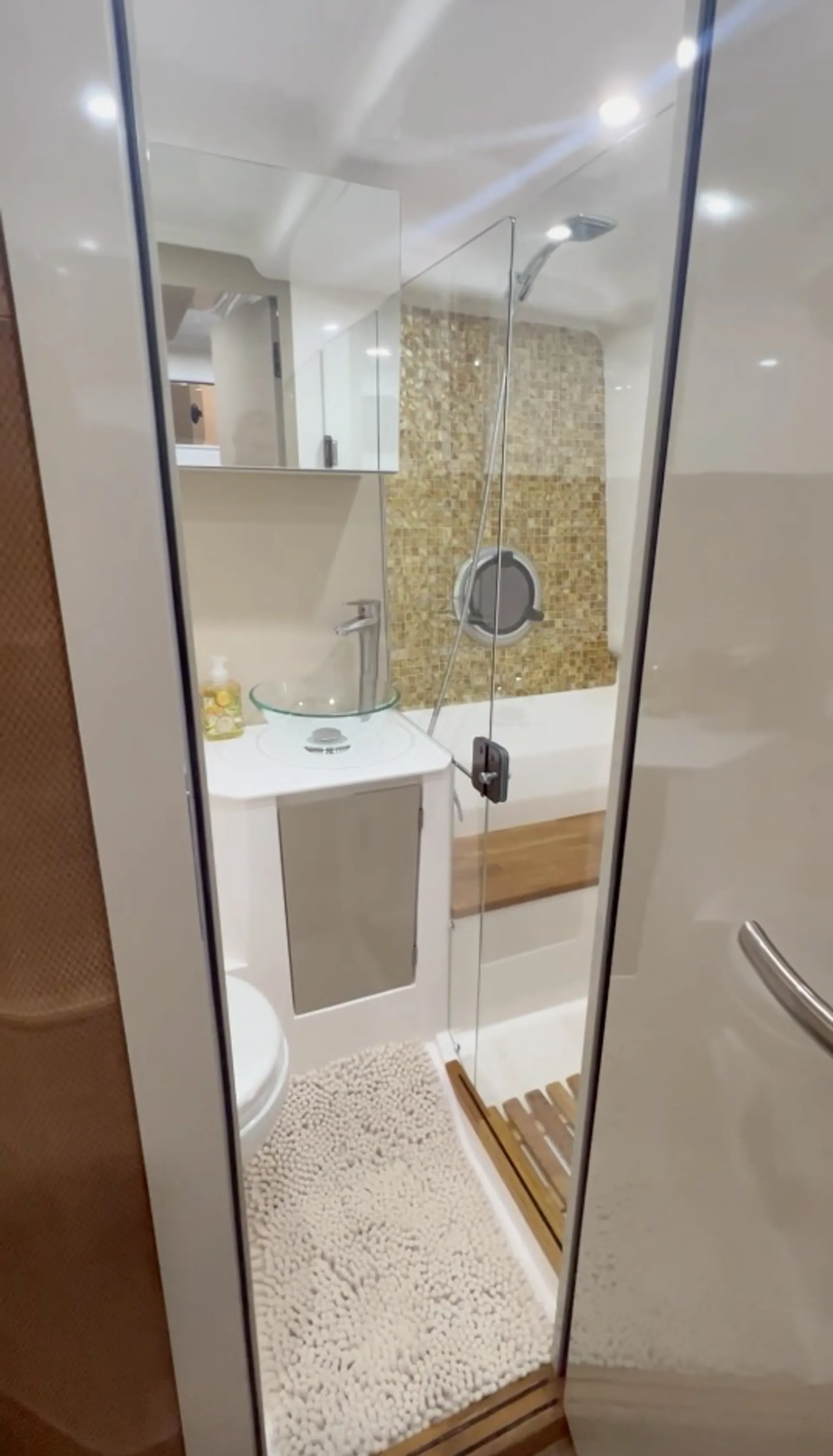 38' Yacht.  Bachelorette or family fun for 12.  New Boat coming- 2026