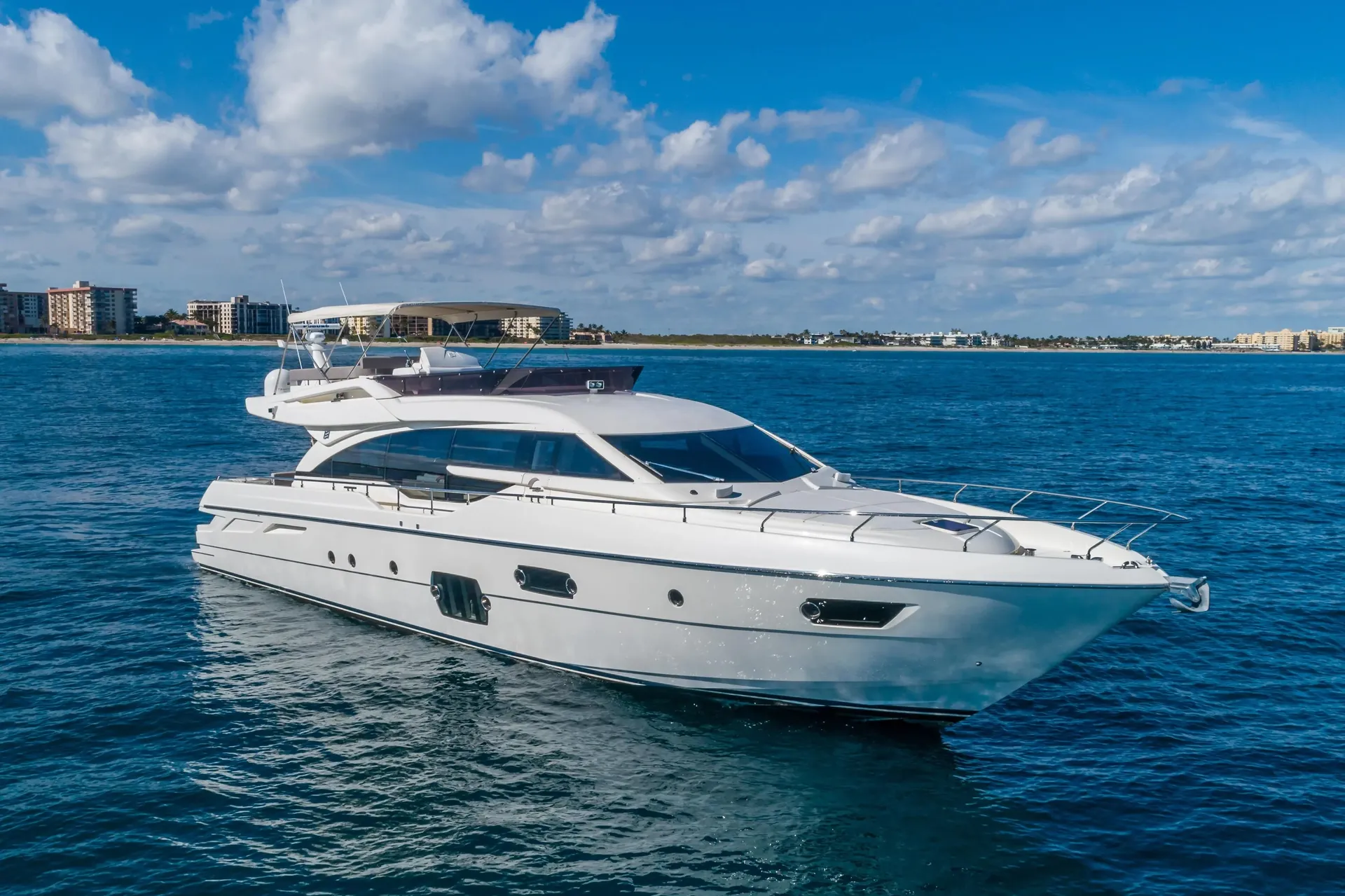69ft Ferretti, Most Luxurious Yacht in Hawaii -Unparalleled Experience