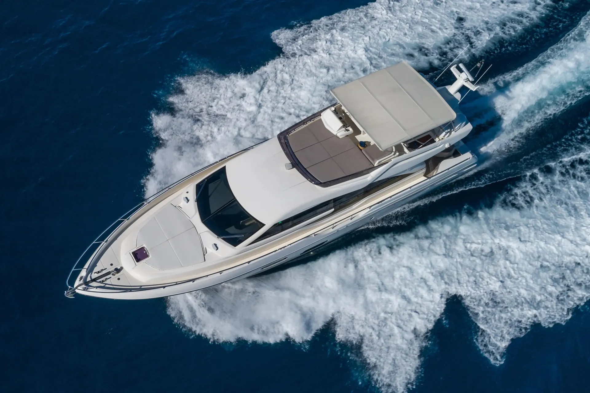 69ft Ferretti, Most Luxurious Yacht in Hawaii -Unparalleled Experience