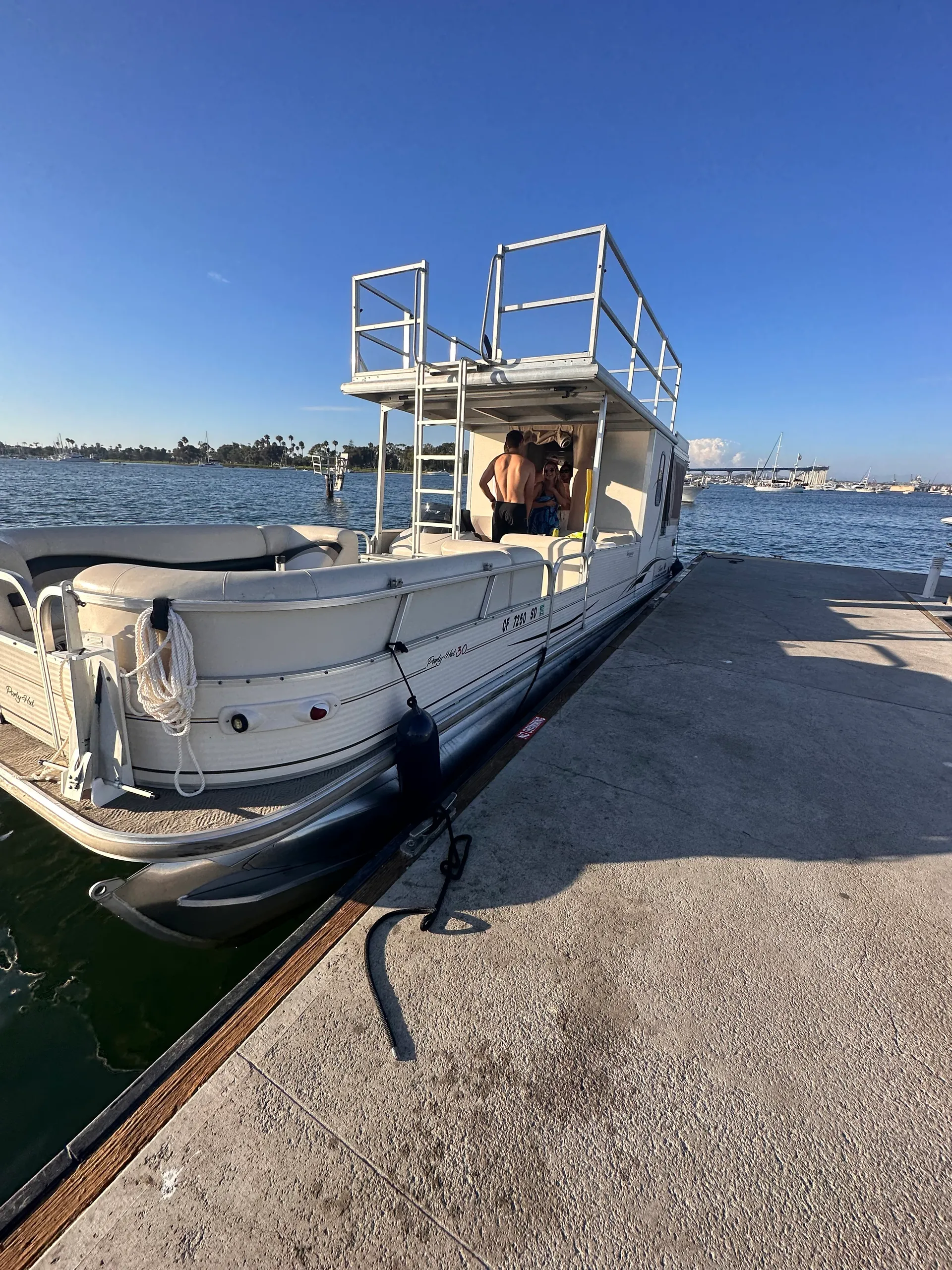 30’ Pontoon Party Hut for up to 12 w/ Paddle Board and Lily Pad