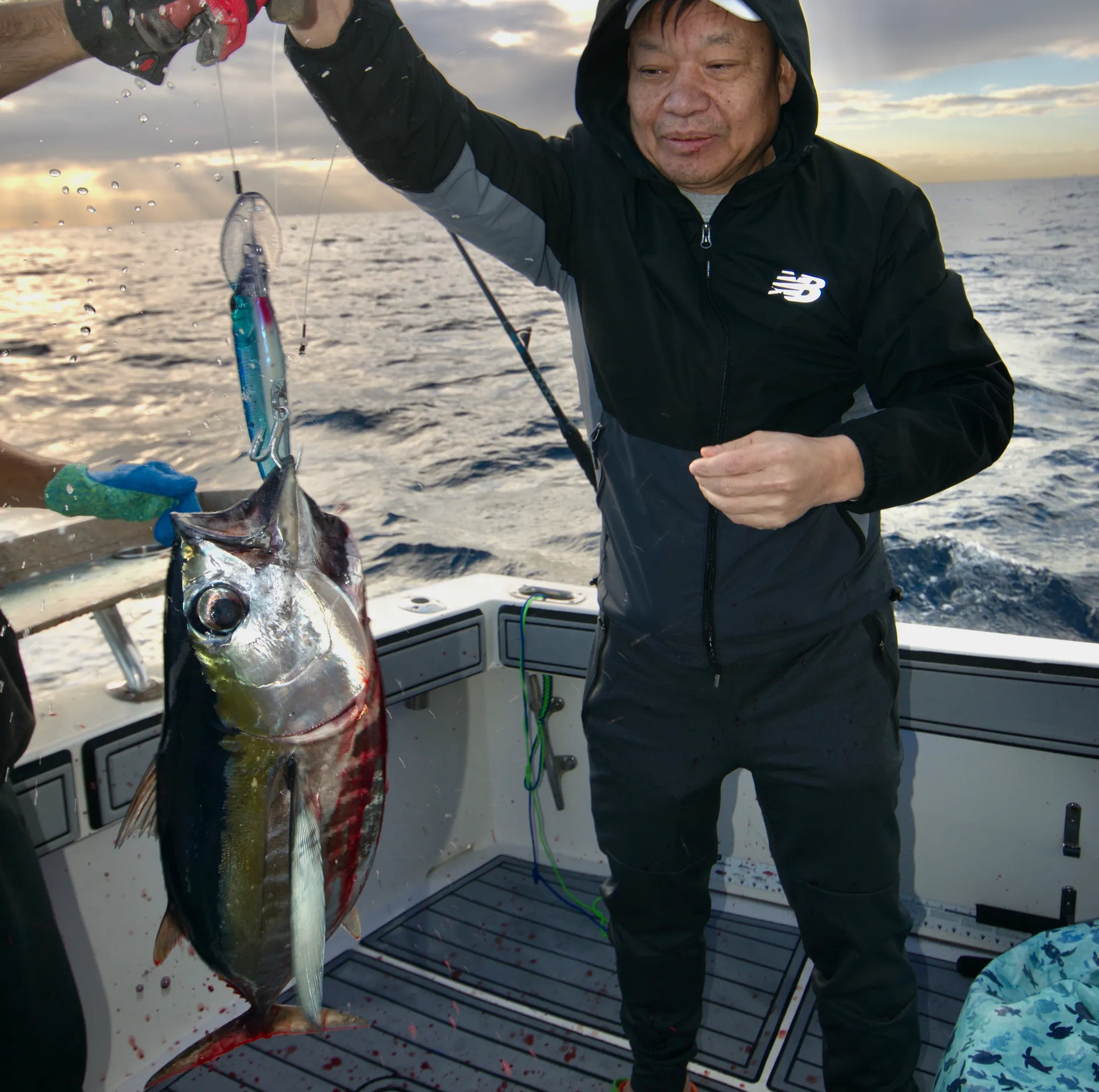 Hatteras 34 - #1 Family-Friendly Fishing Charters