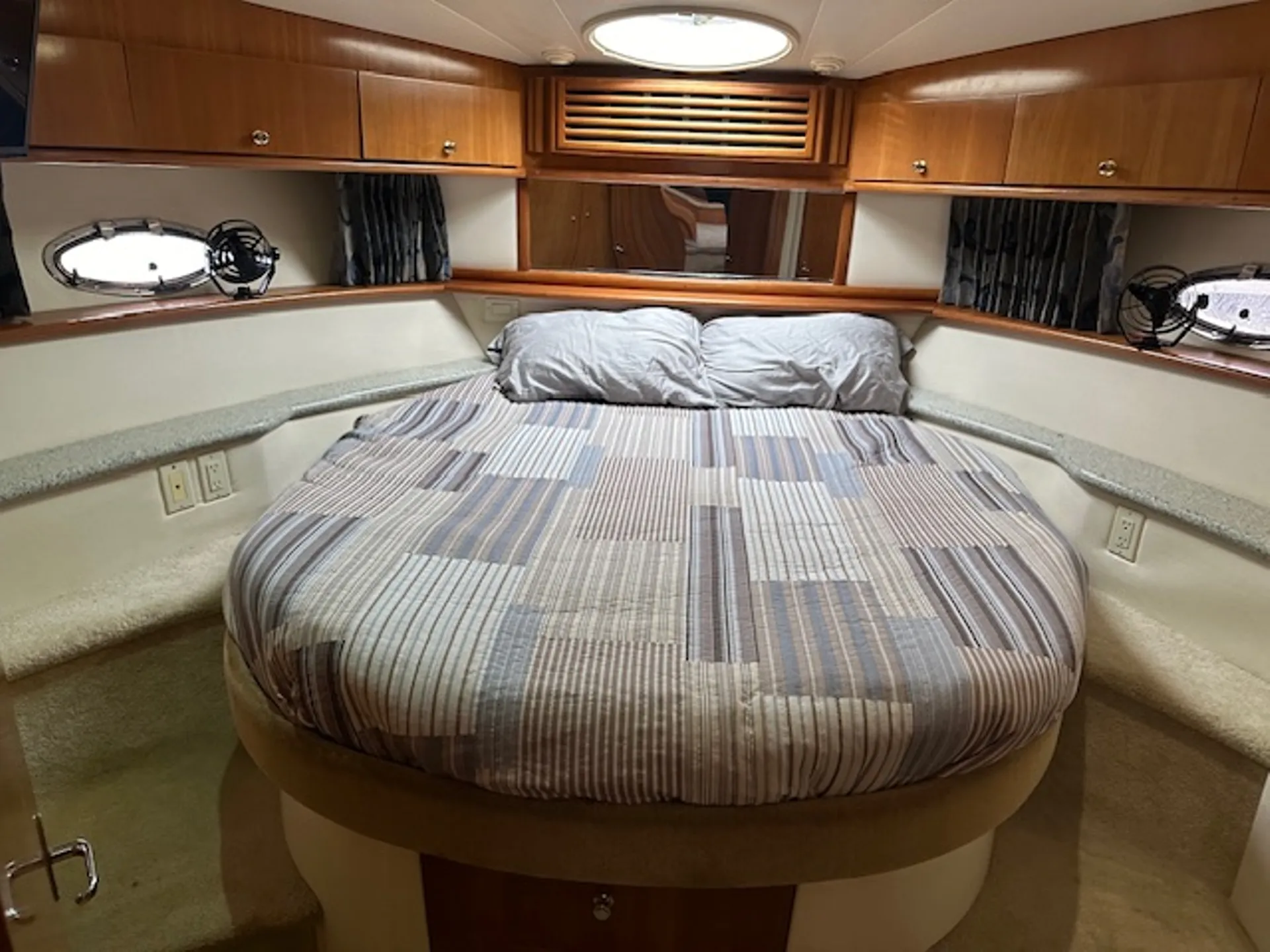 50' Yacht, 12 Guests, All Inclusive, Watersports, fuel, BBQ