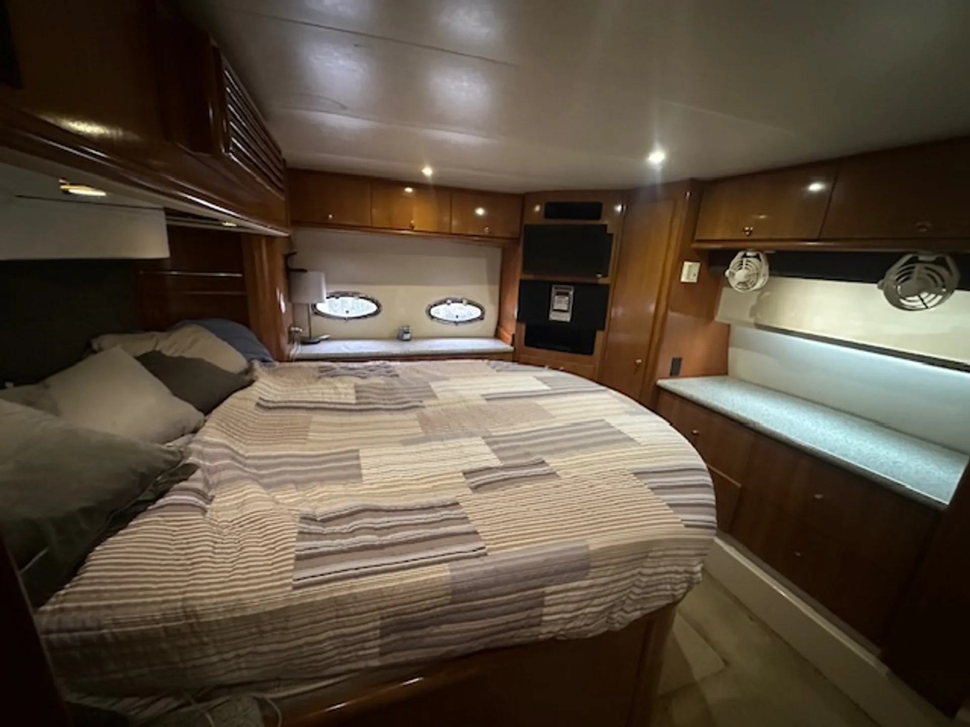 50' Yacht, 12 Guests, All Inclusive, Watersports, fuel, BBQ