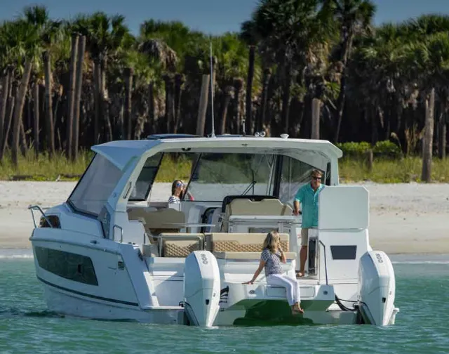 Rent a Aquila catamaran in St. Petersburg, FL near me