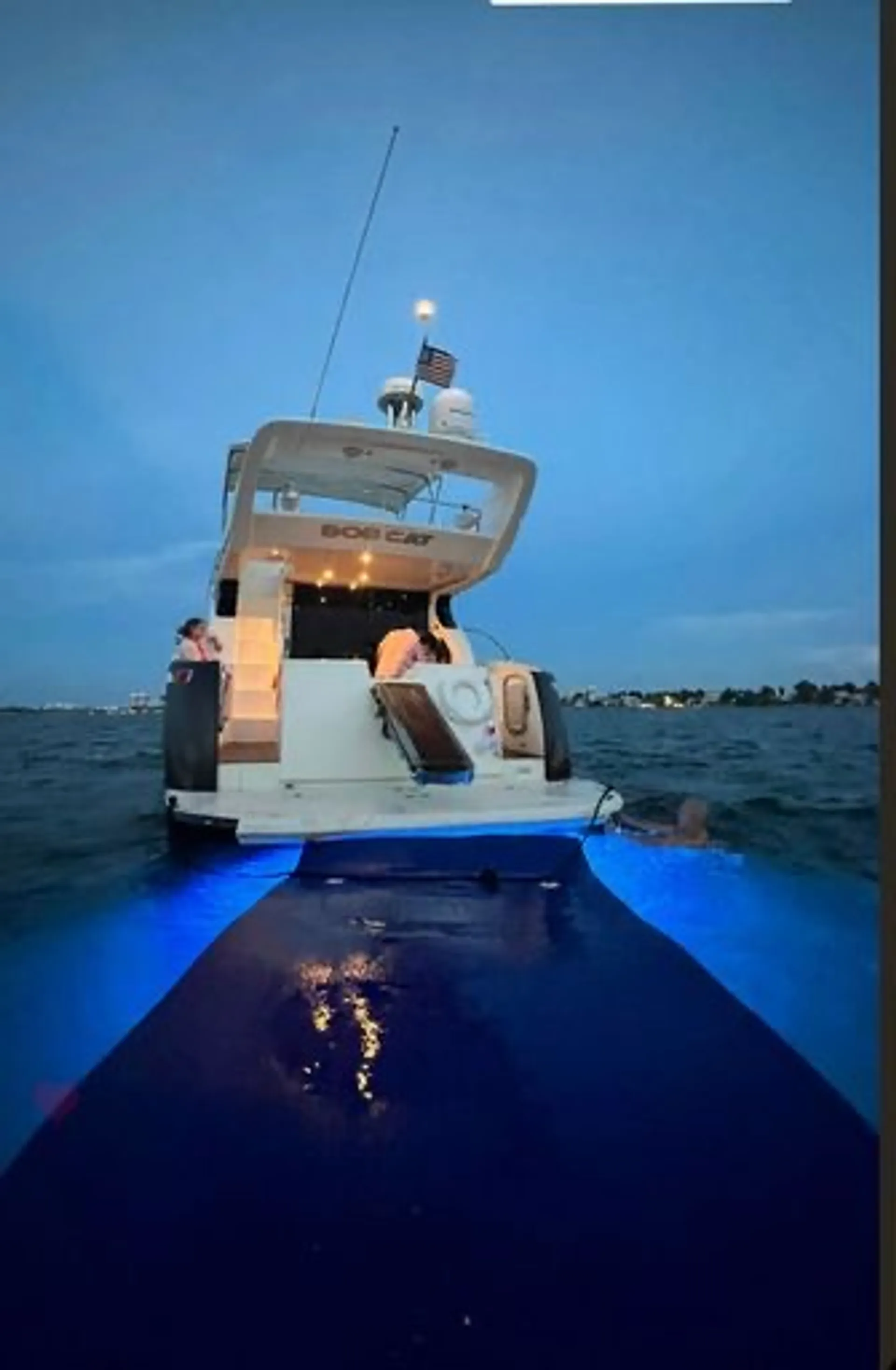 Sea Ray Boats 510 Sundancer in Miami, FL — photo 2