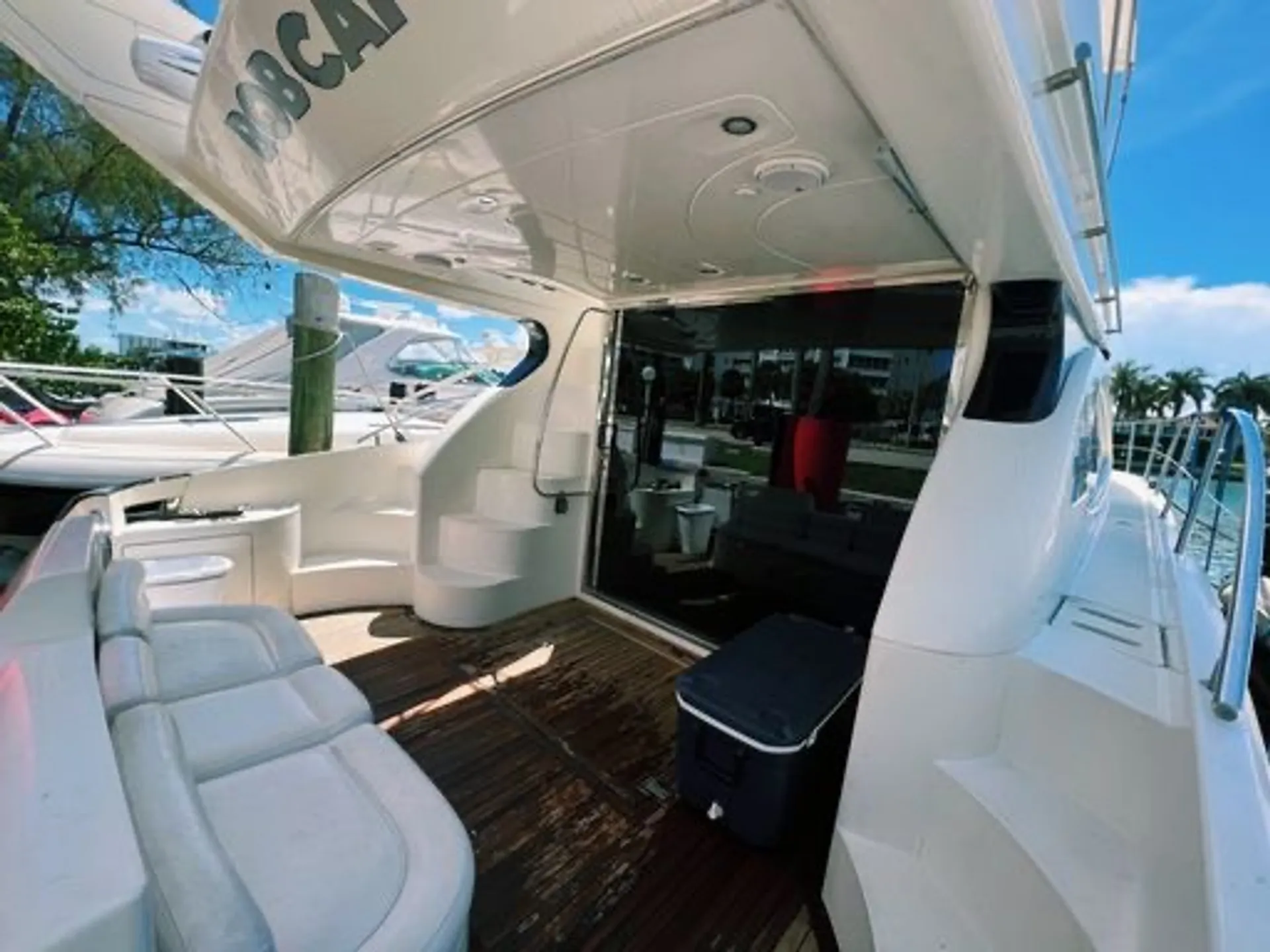 Sea Ray Boats 510 Sundancer in Miami, FL — photo 3