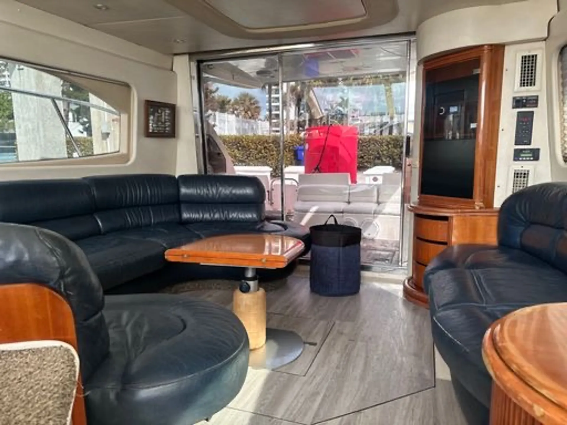 Sea Ray Boats 510 Sundancer in Miami, FL — photo 8