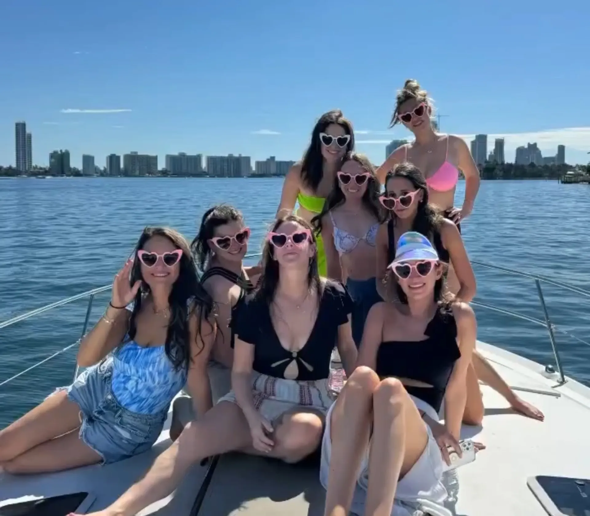 *1 FREE HOUR* DOWNTOWN MIAMI ALMOST 50' IN LENGTH