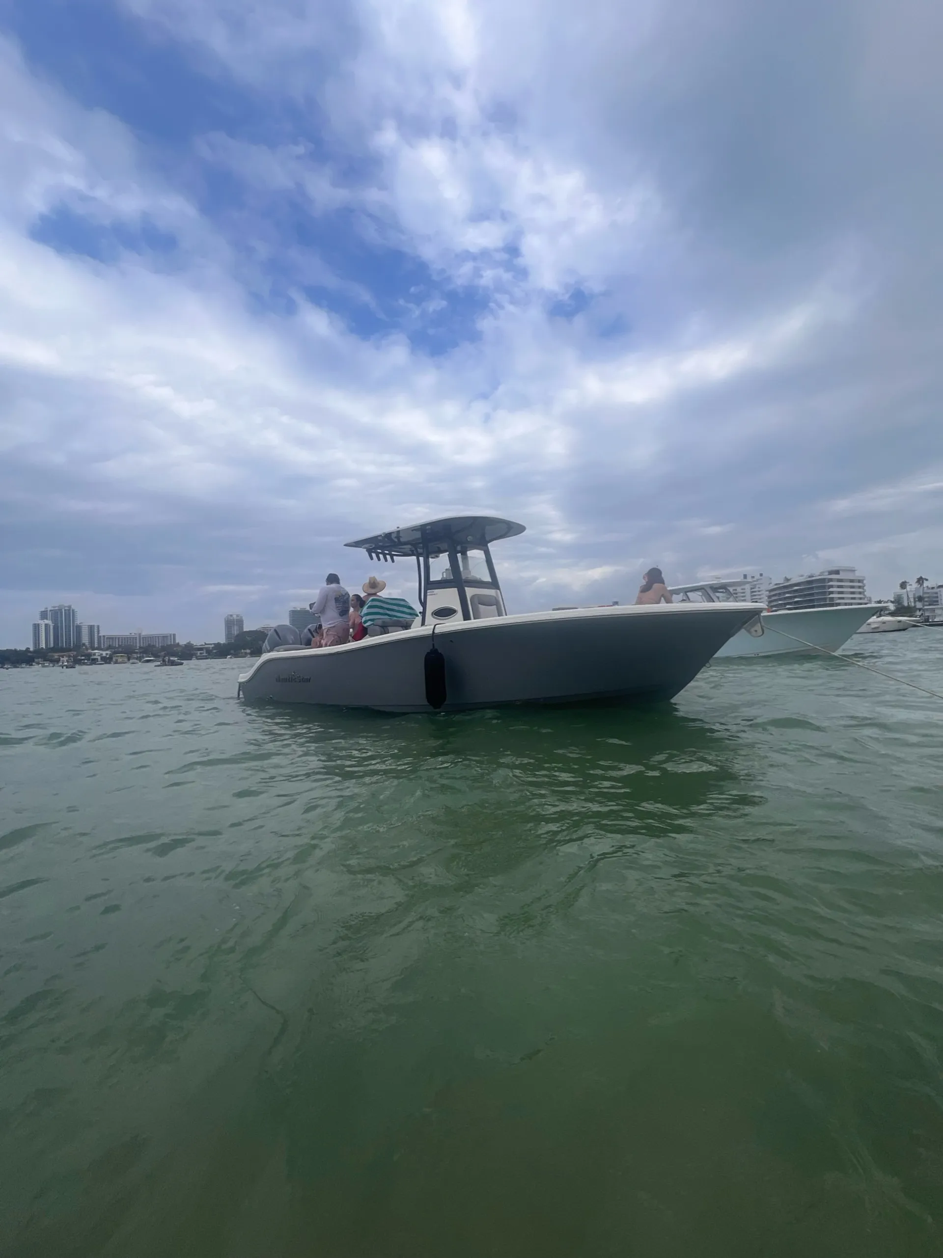 25-Foot Center Console Boat for Ultimate Maritime Adventures