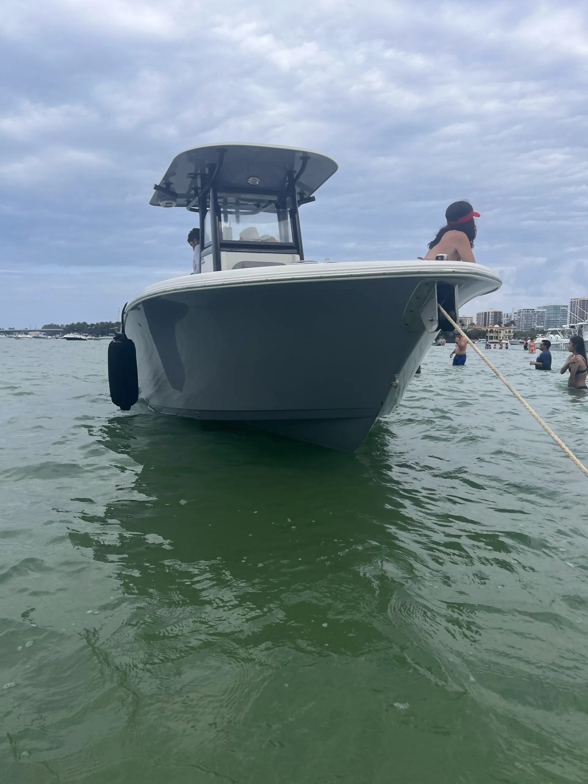25-Foot Center Console Boat for Ultimate Maritime Adventures