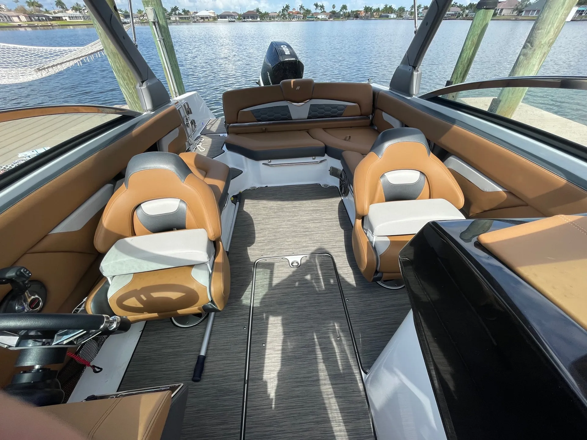 2021 FourWinns HD5 RS OB - 250 hp 3 days minimum