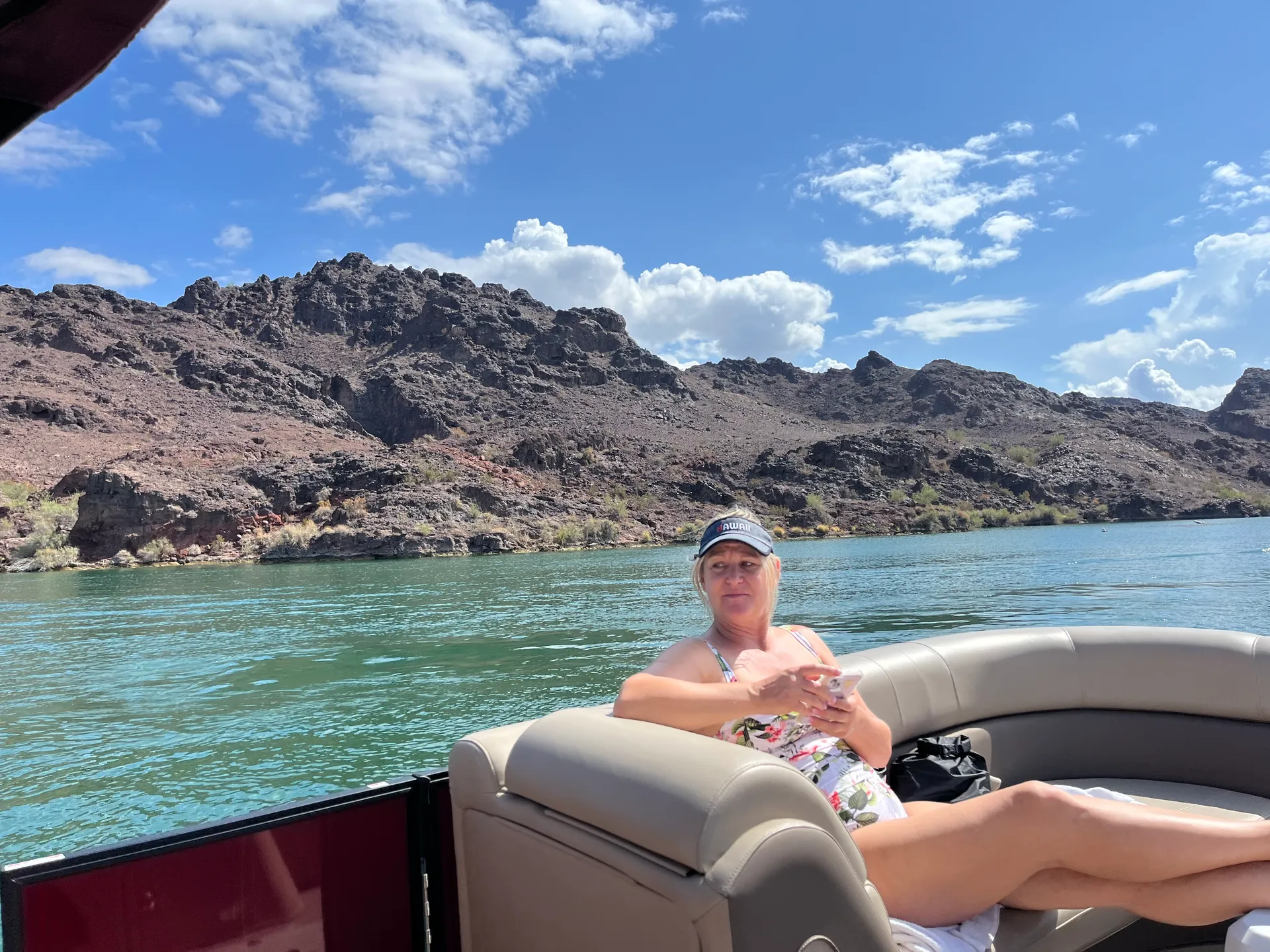 Float Like a VIP on our Bentley -Your Exclusive Lake Pleasant Retreat!