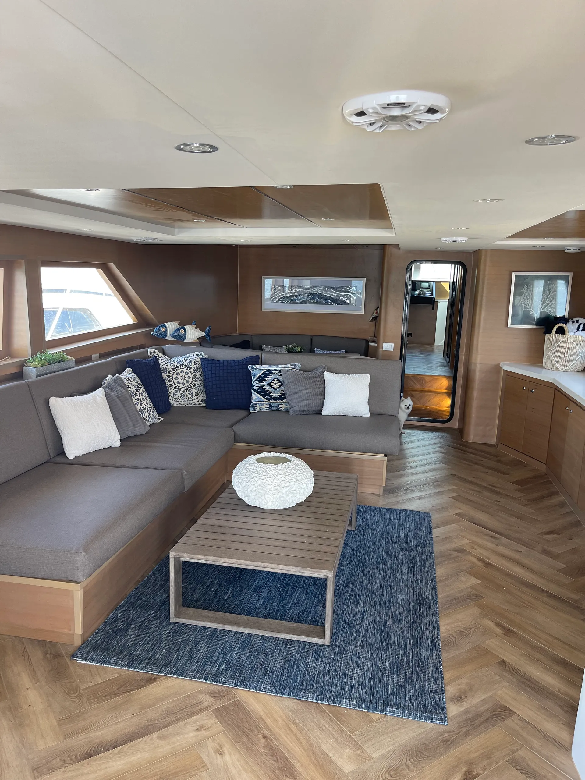 100 ft Moira beautiful cruiser yacht 