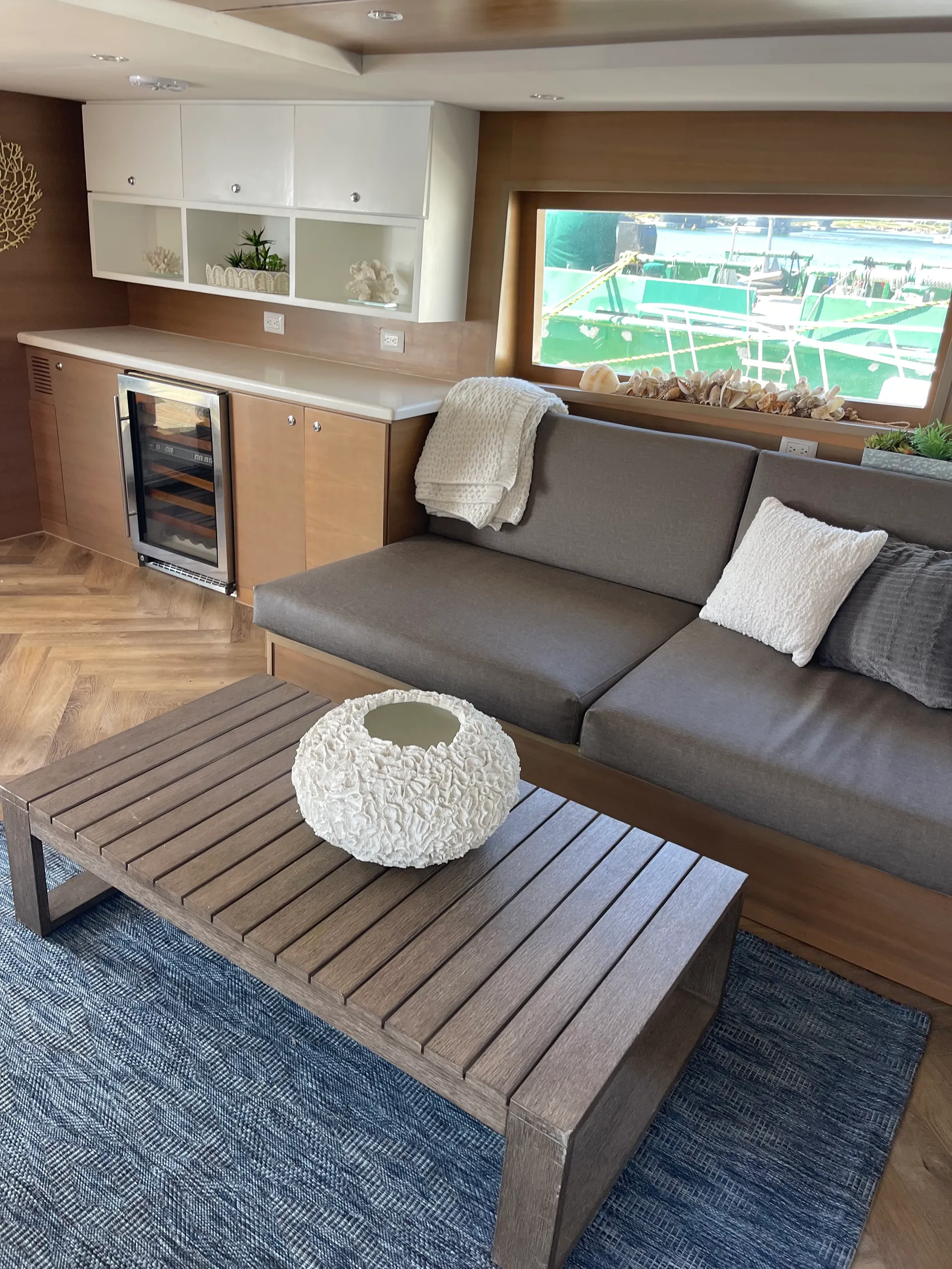 100 ft Moira beautiful cruiser yacht 