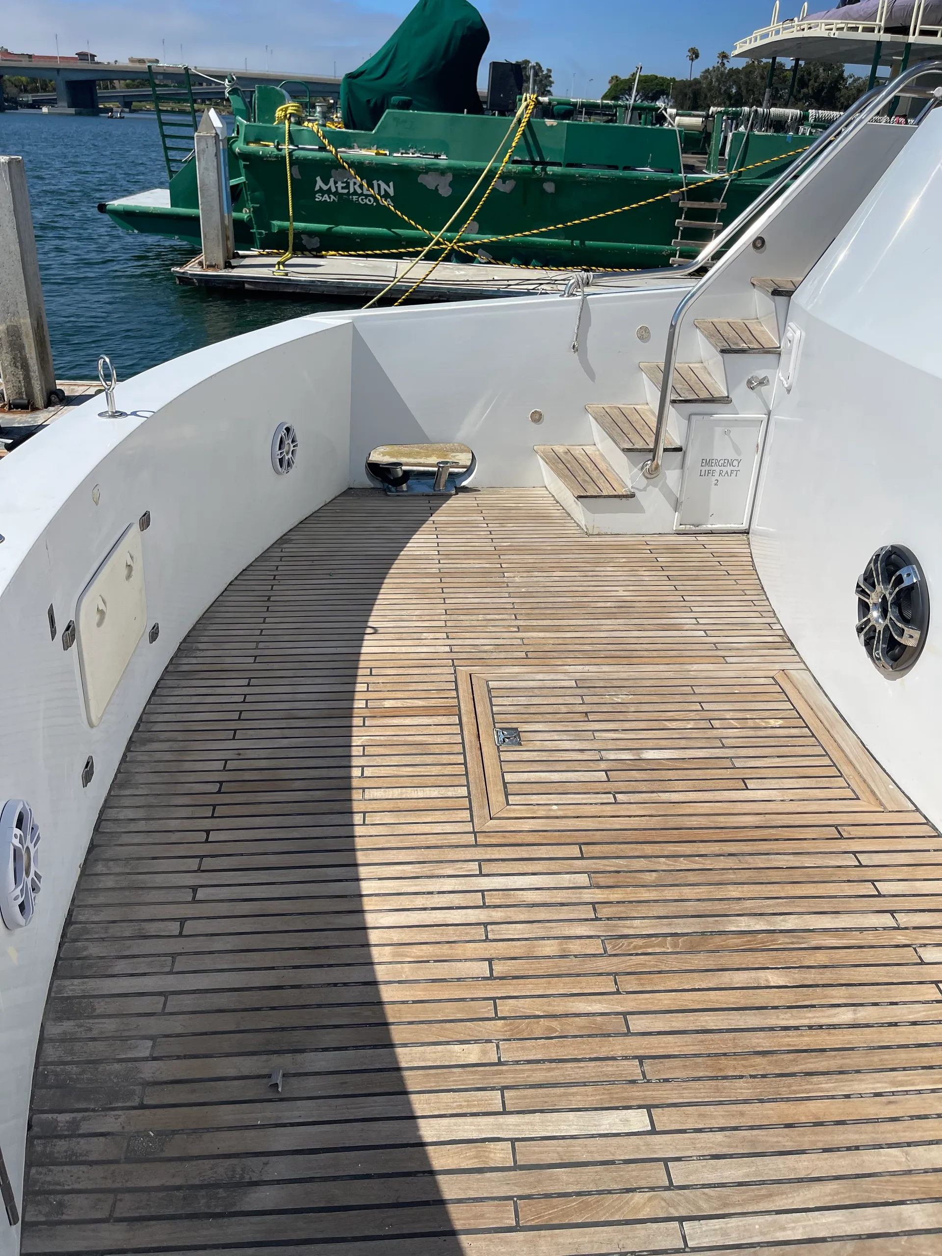 100 ft Moira beautiful cruiser yacht 