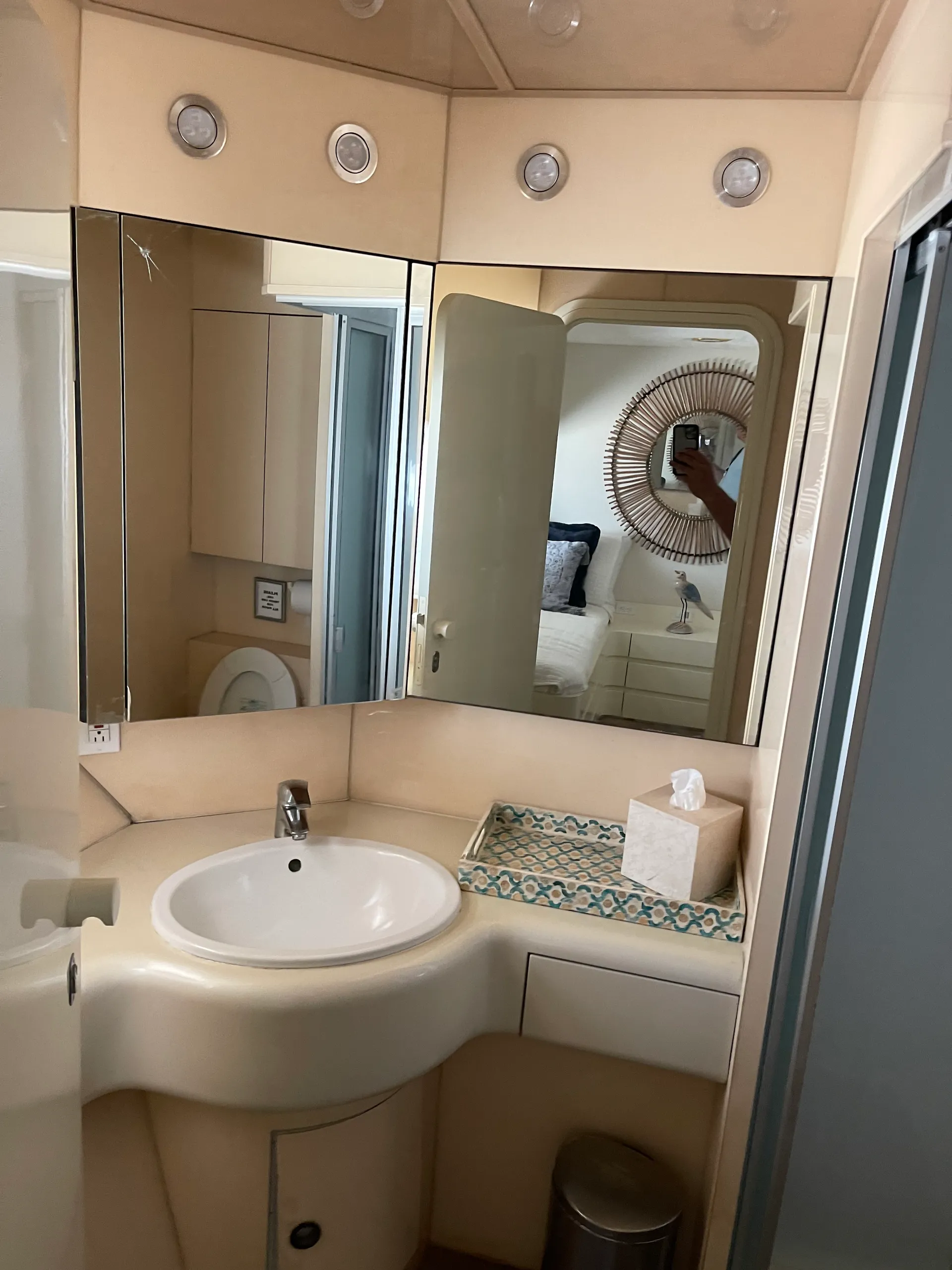 100 ft Moira beautiful cruiser yacht 