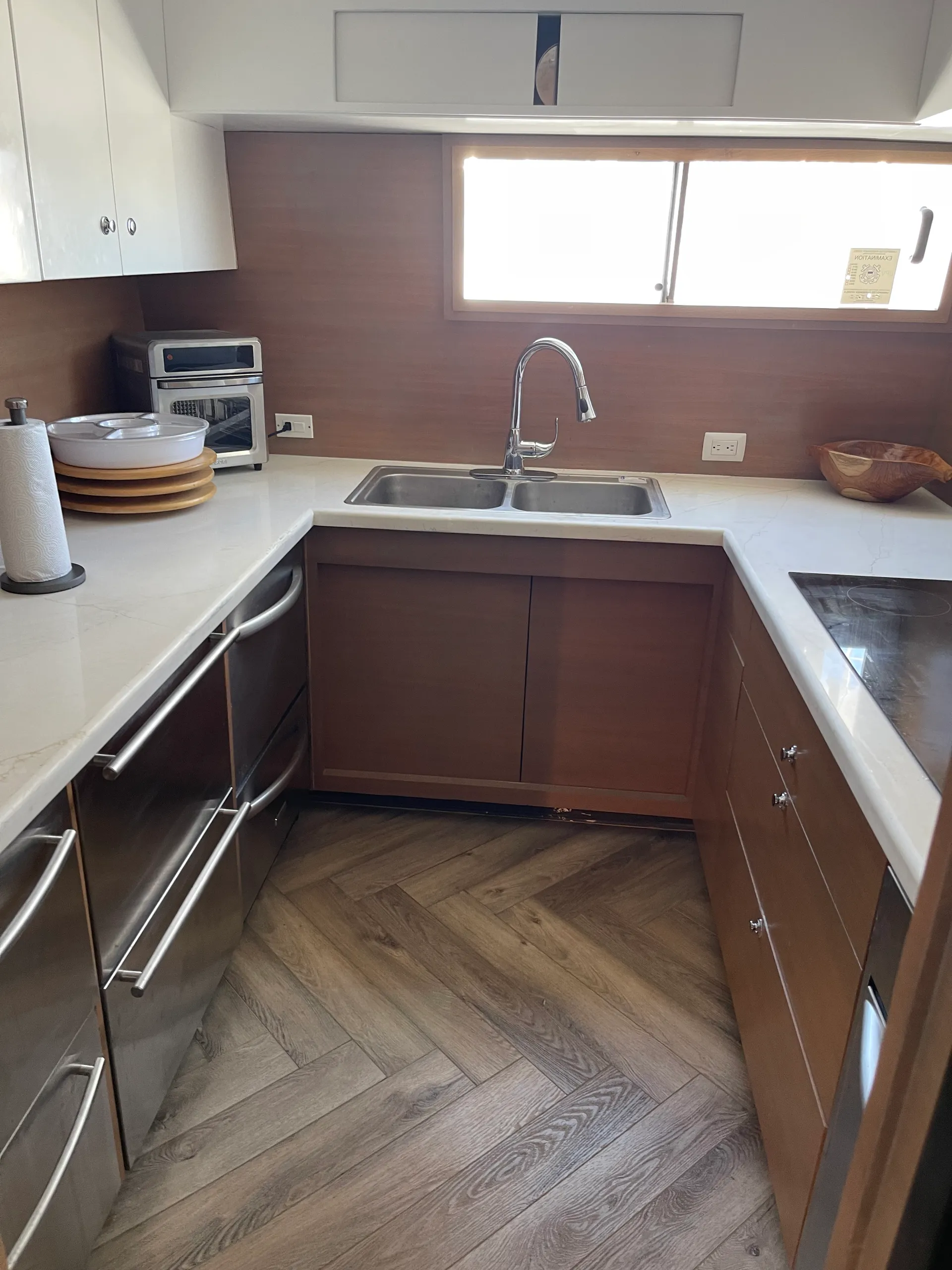 100 ft Moira beautiful cruiser yacht 