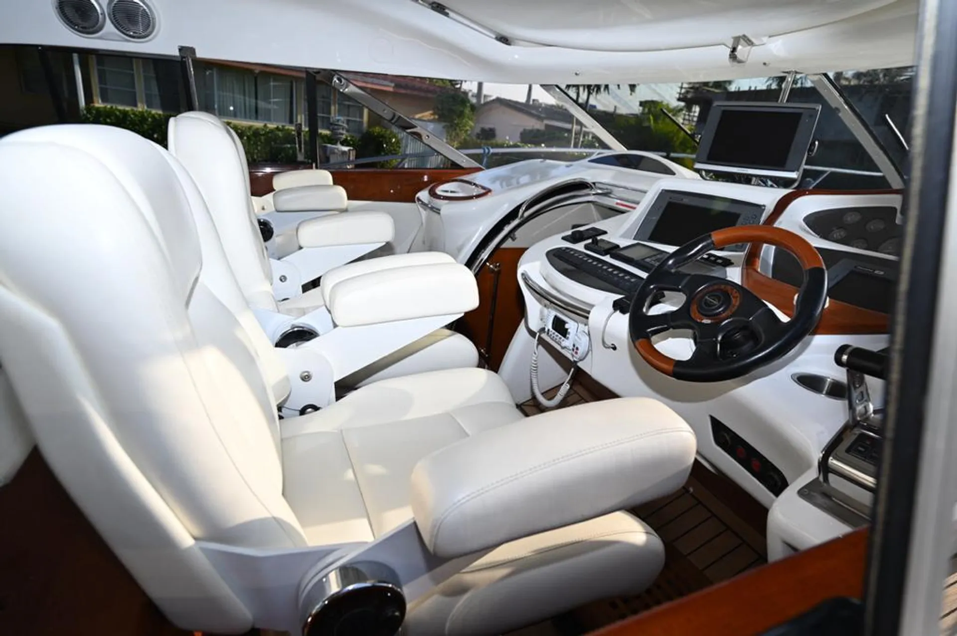 56' Luxury Yacht Crab Island Cruise 12 ppl