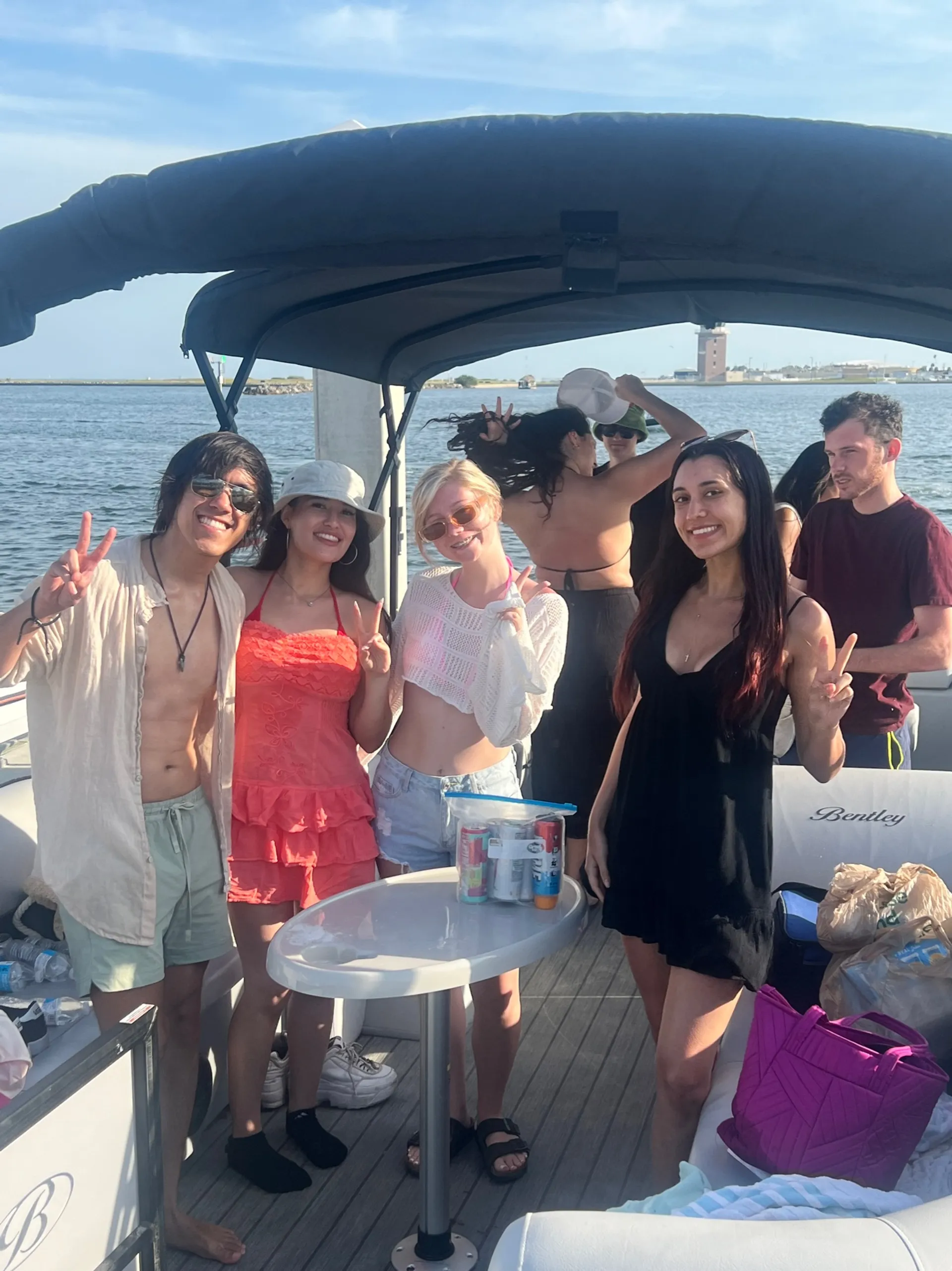 Bentley Legacy Navigator 24 Feet 250hp