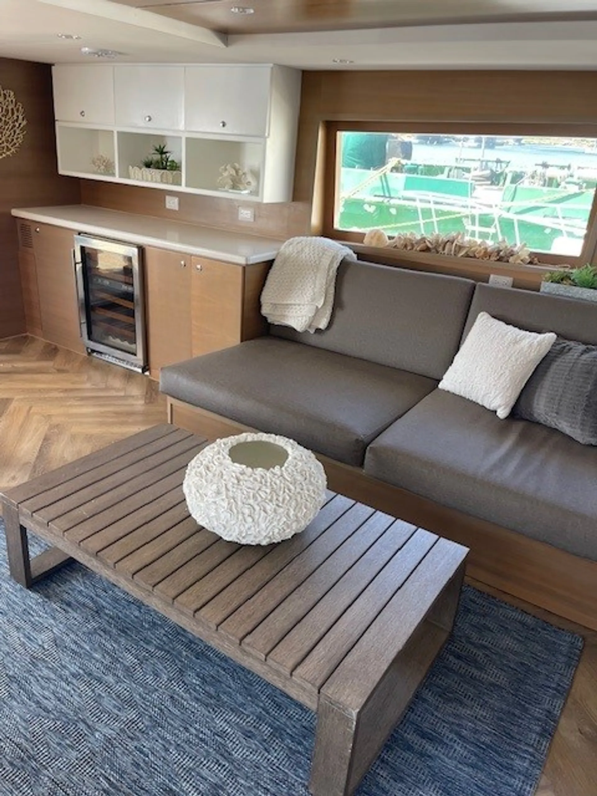 100 ft Moira beautiful cruiser yacht 