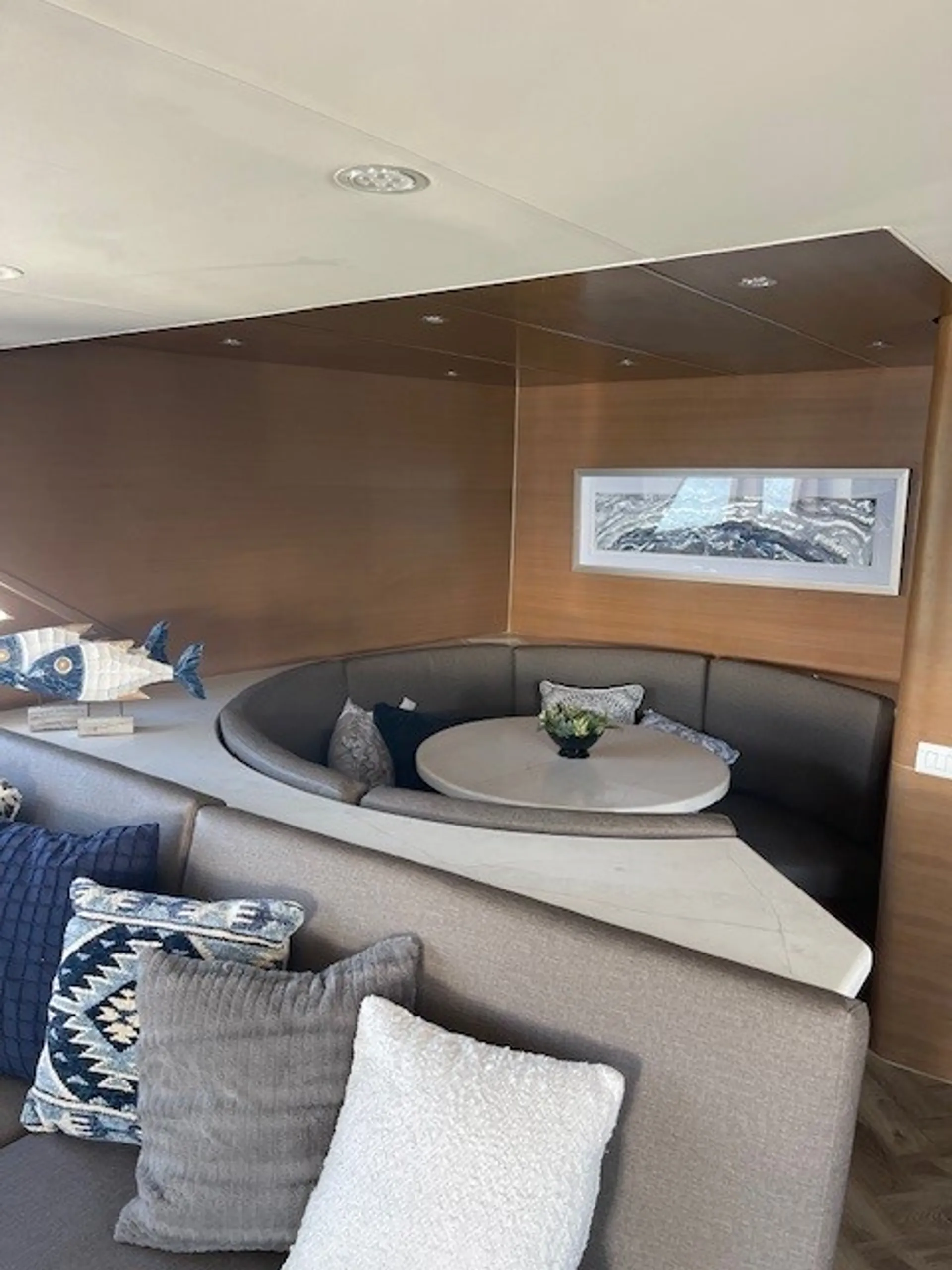 100 ft Moira beautiful cruiser yacht 