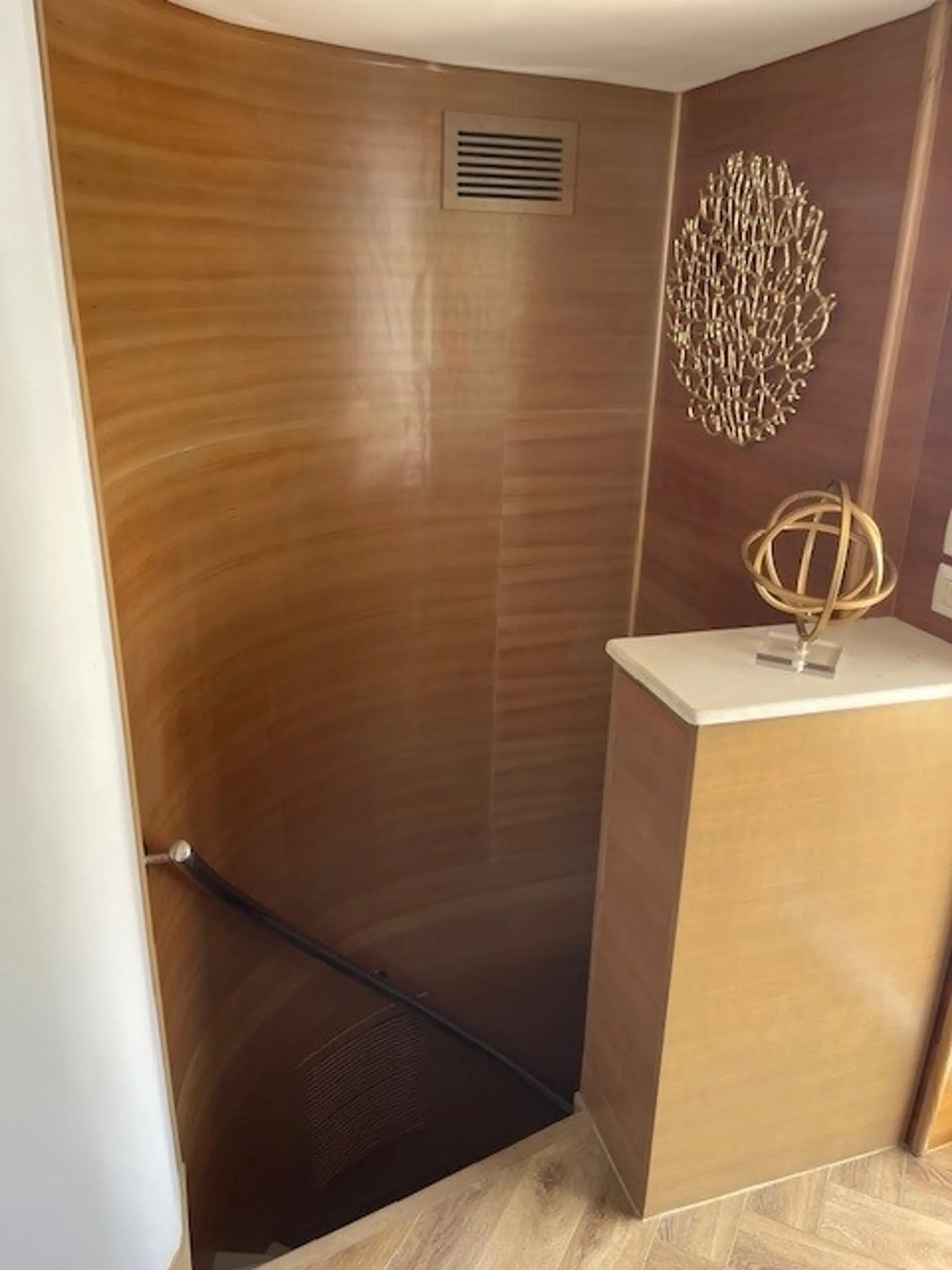 100 ft Moira beautiful cruiser yacht 