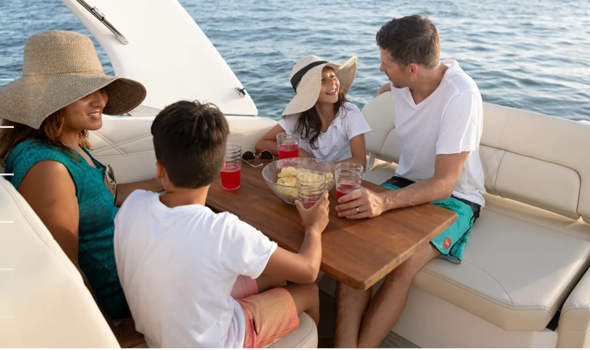 Brand new! Fully loaded-Awesome captain!