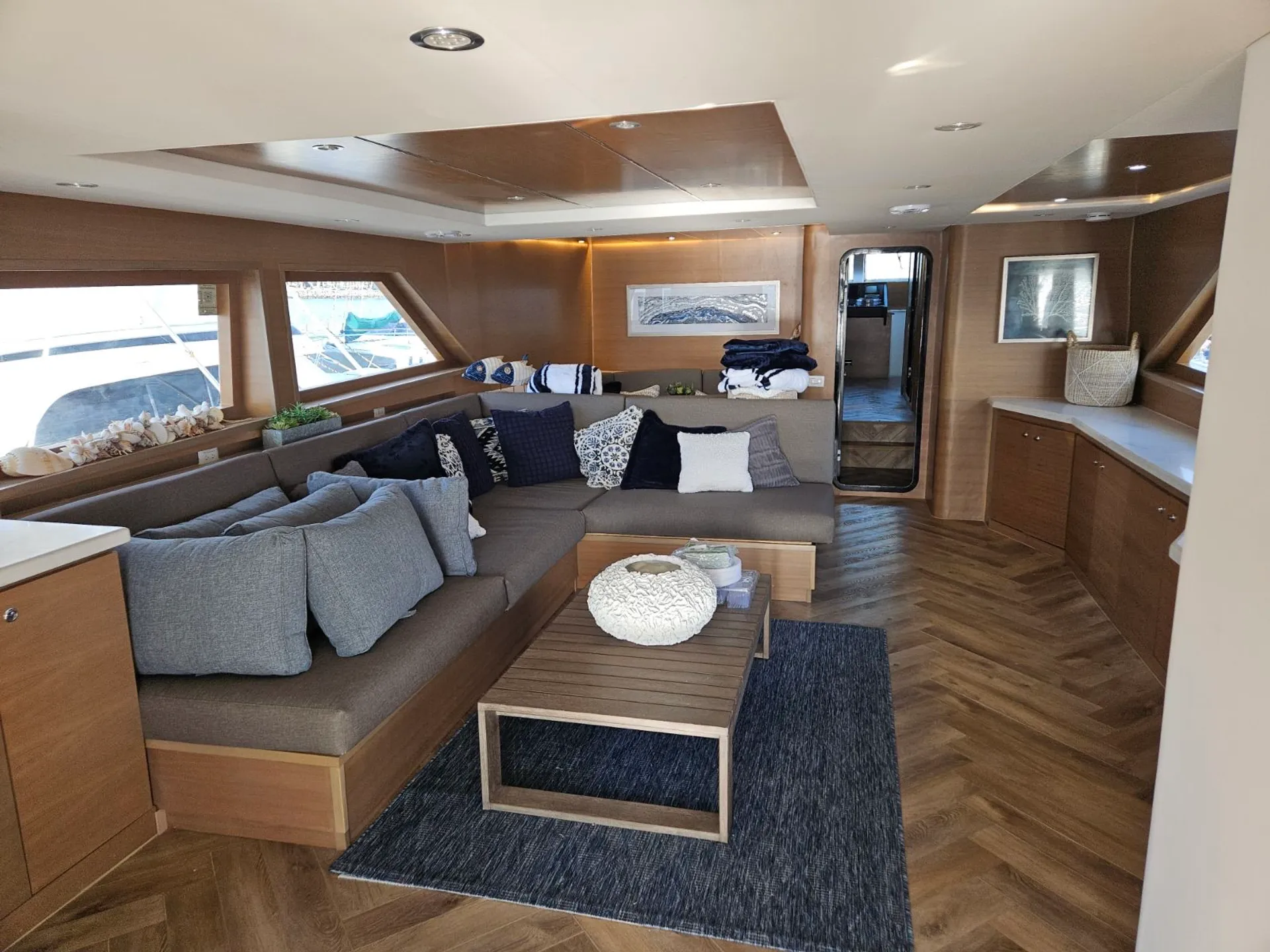 100 ft Moira beautiful cruiser yacht 