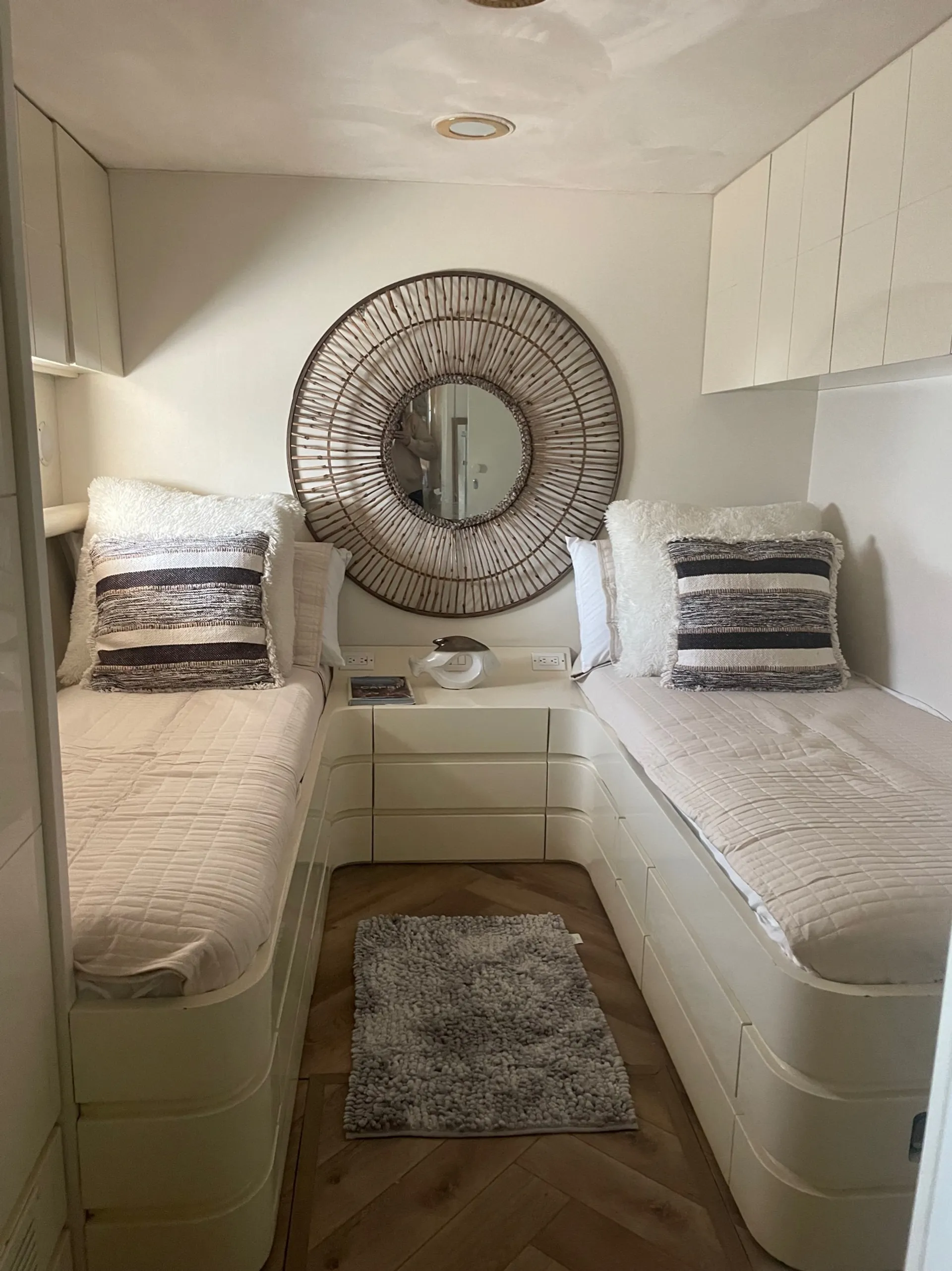 100 ft Moira beautiful cruiser yacht 