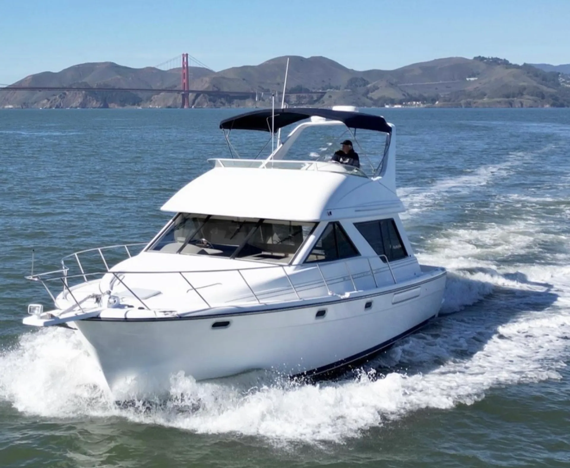 Bayliner 1850 Capri SE BR  in Marina del Rey, CA — photo 2