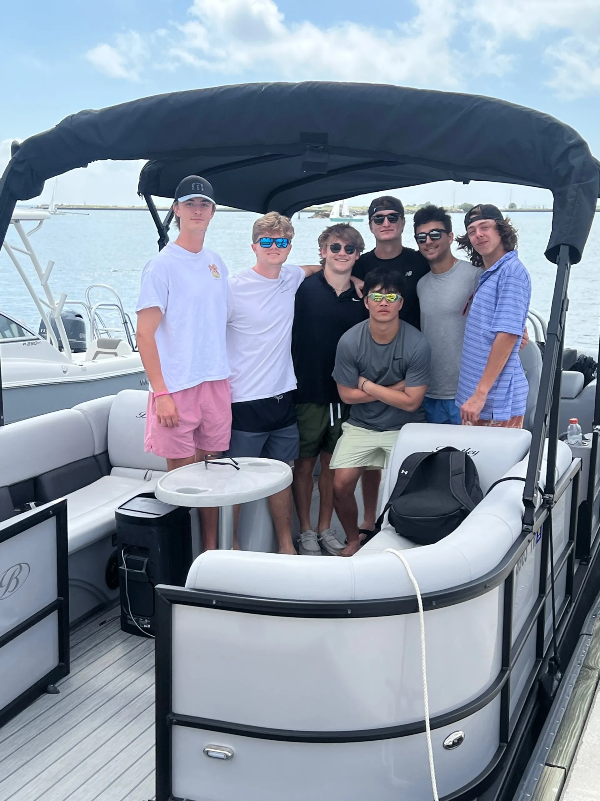 Bentley Legacy Navigator 24 Feet 250hp