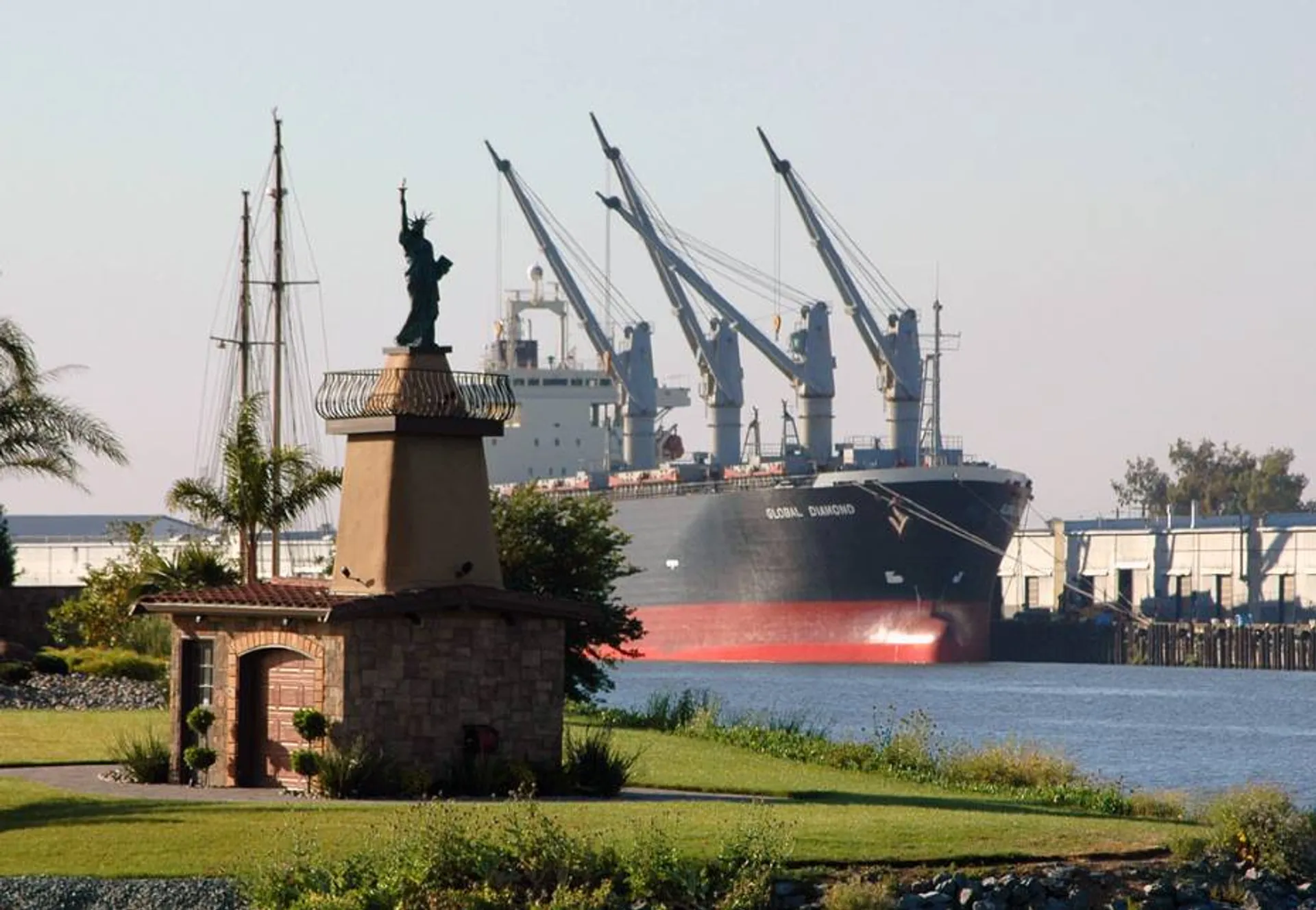 Cruise The Delta on a Classy 42' Sabre Yacht