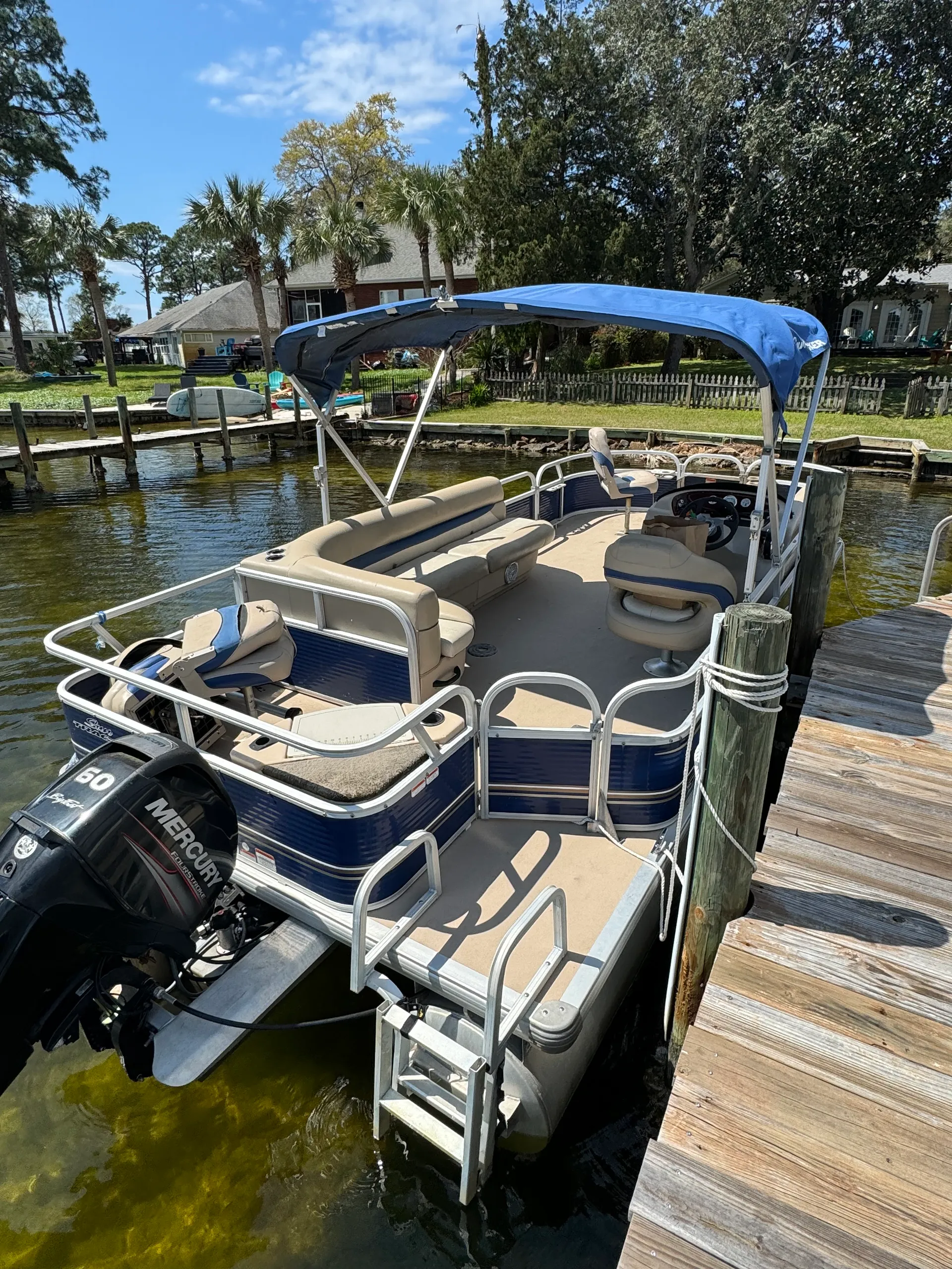 Sun Tracker by Tracker Marine Fishin' Barge 20 DLX Signature w/25ELPT 4-S in Fort Walton Beach, FL — photo 3