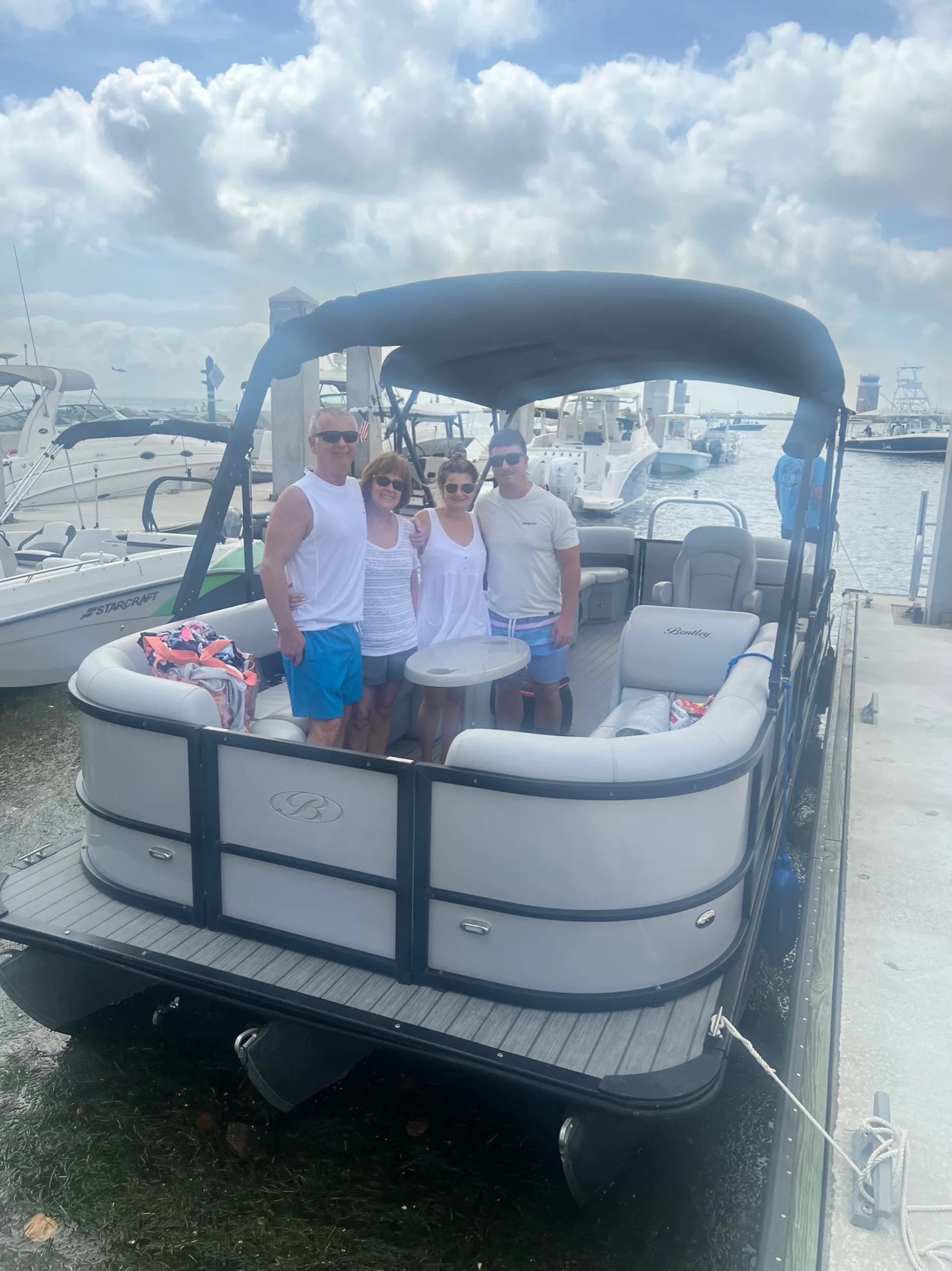 Bentley Legacy Navigator 24 Feet 250hp