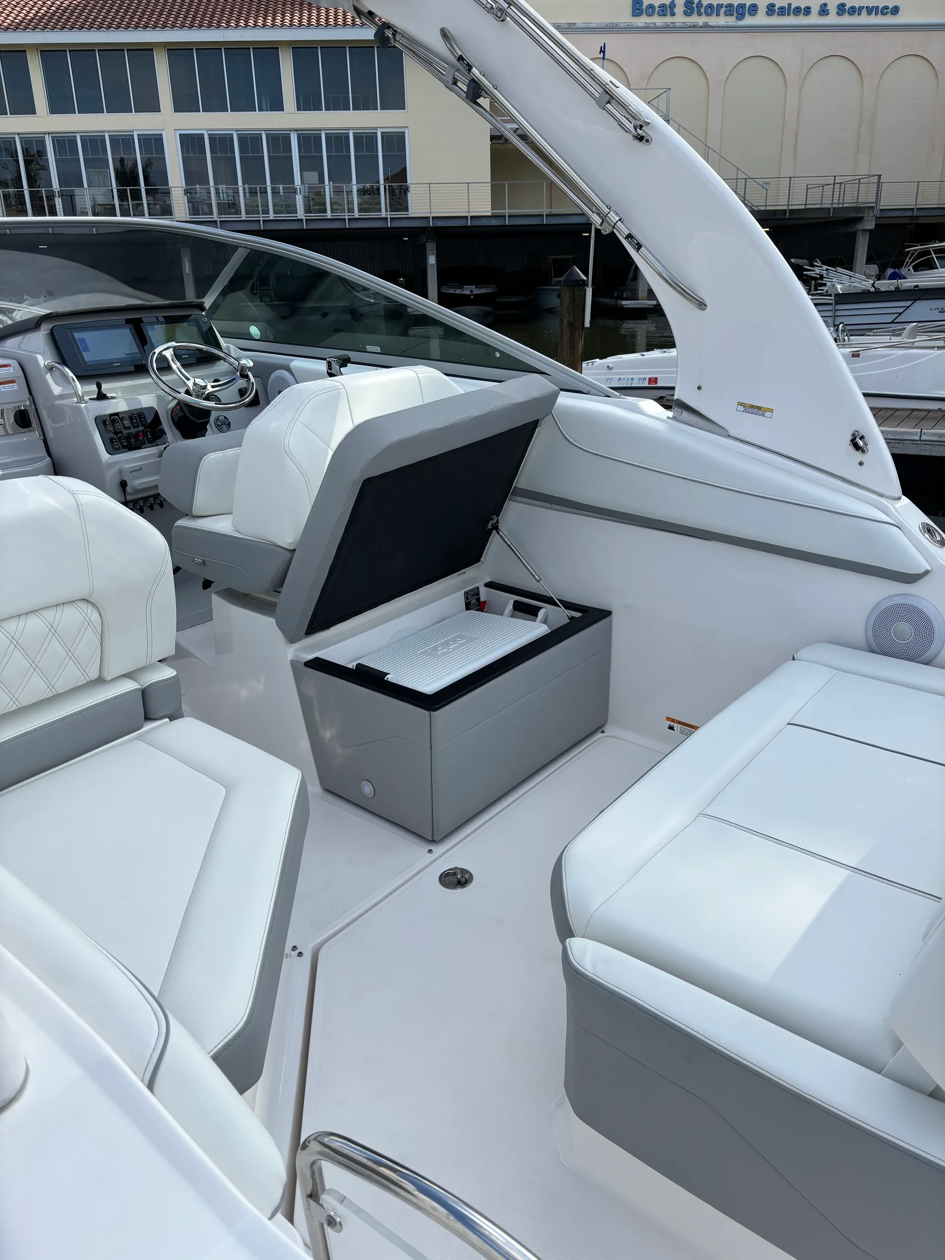 Brand new! Fully loaded-Awesome captain!