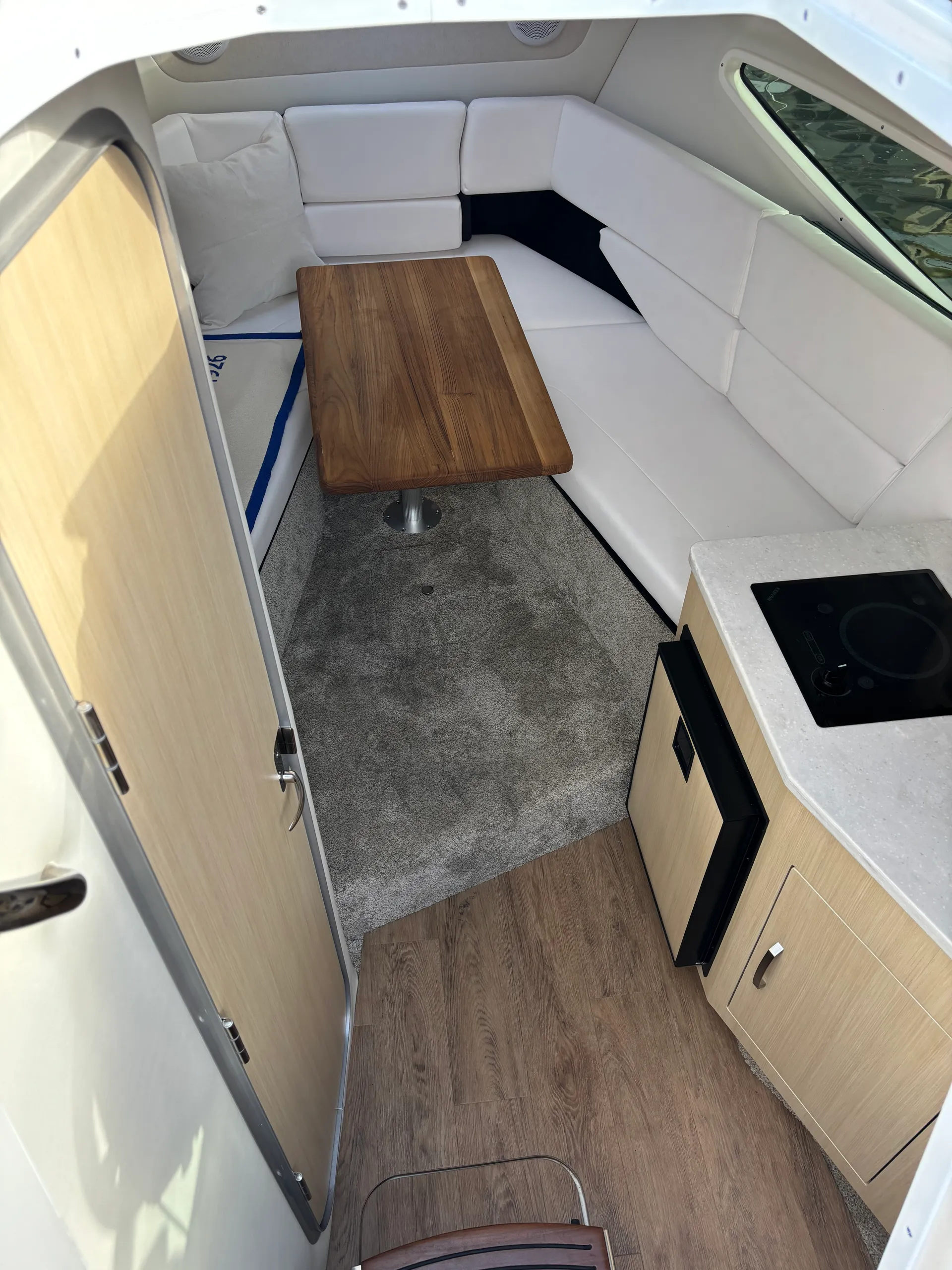 Brand new! Fully loaded-Awesome captain!