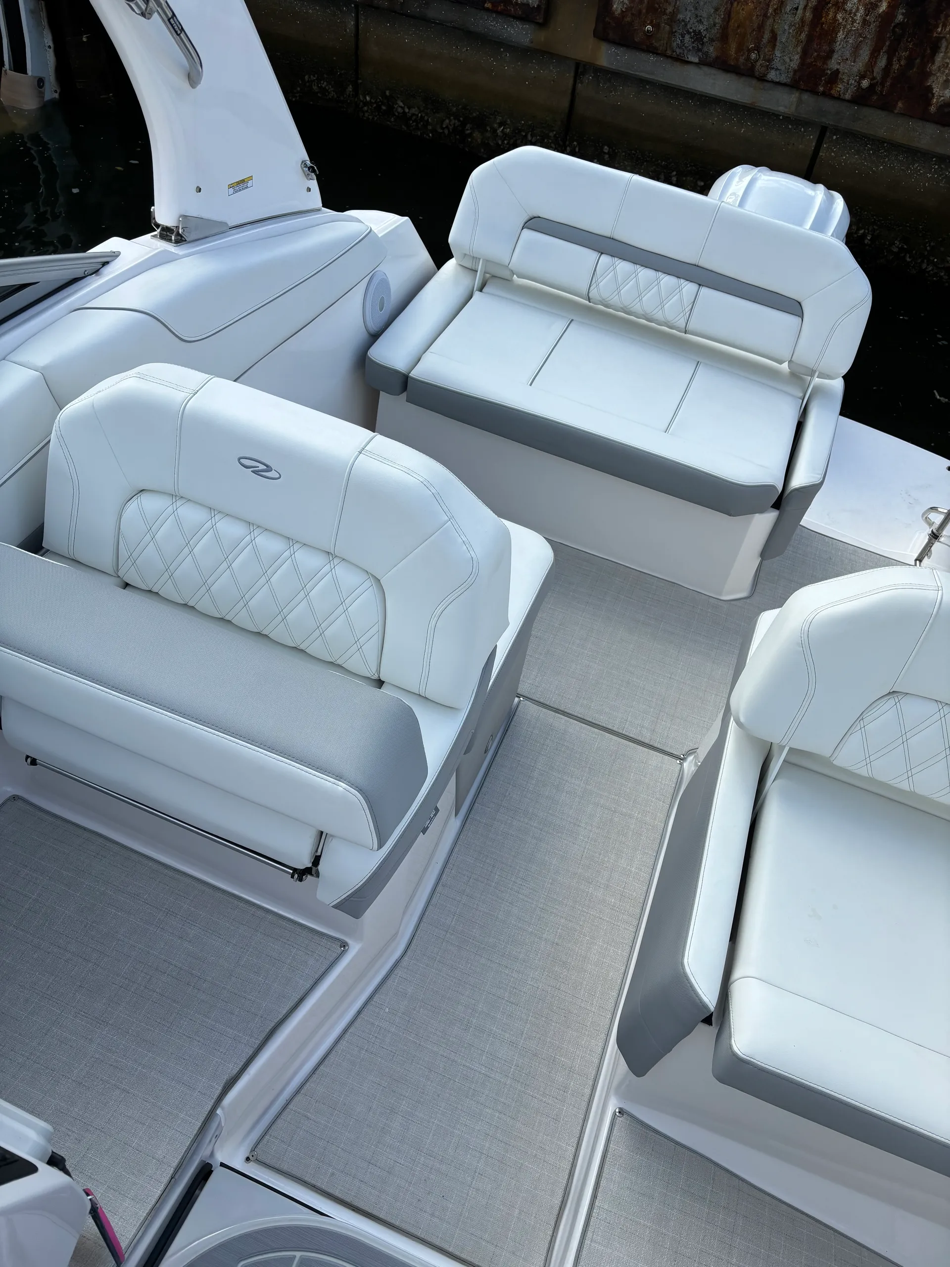 Brand new! Fully loaded-Awesome captain!