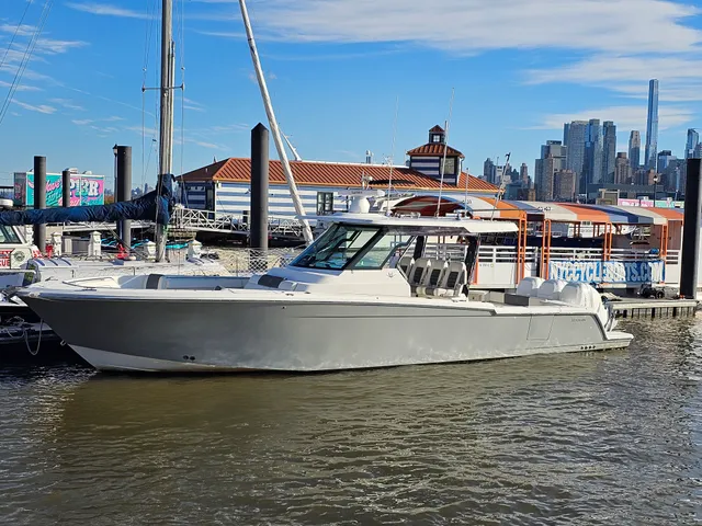 Rent a Bertram center console in Palm Beach Shores, FL near me