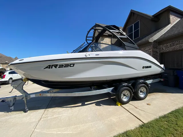 Rent a YAMAHA jet boat in Frisco, TX near me