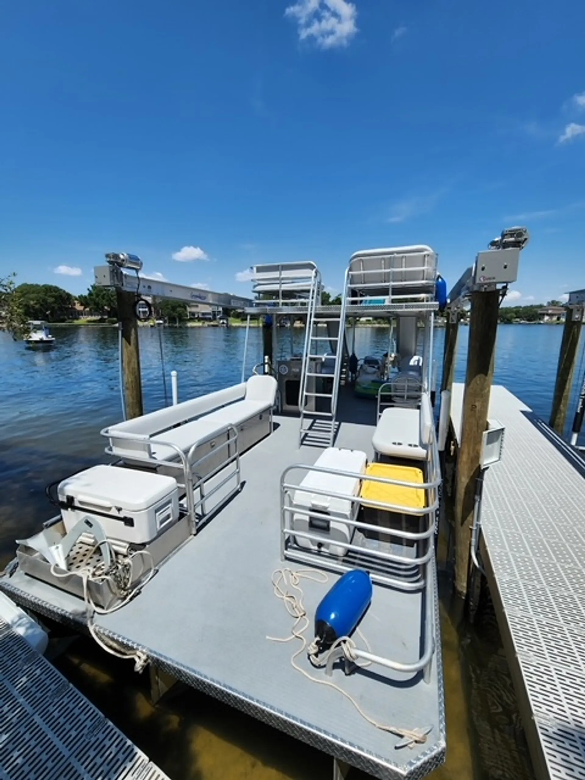 30’ X 10’ Double Decker Tritoon! Crab Island/Destin