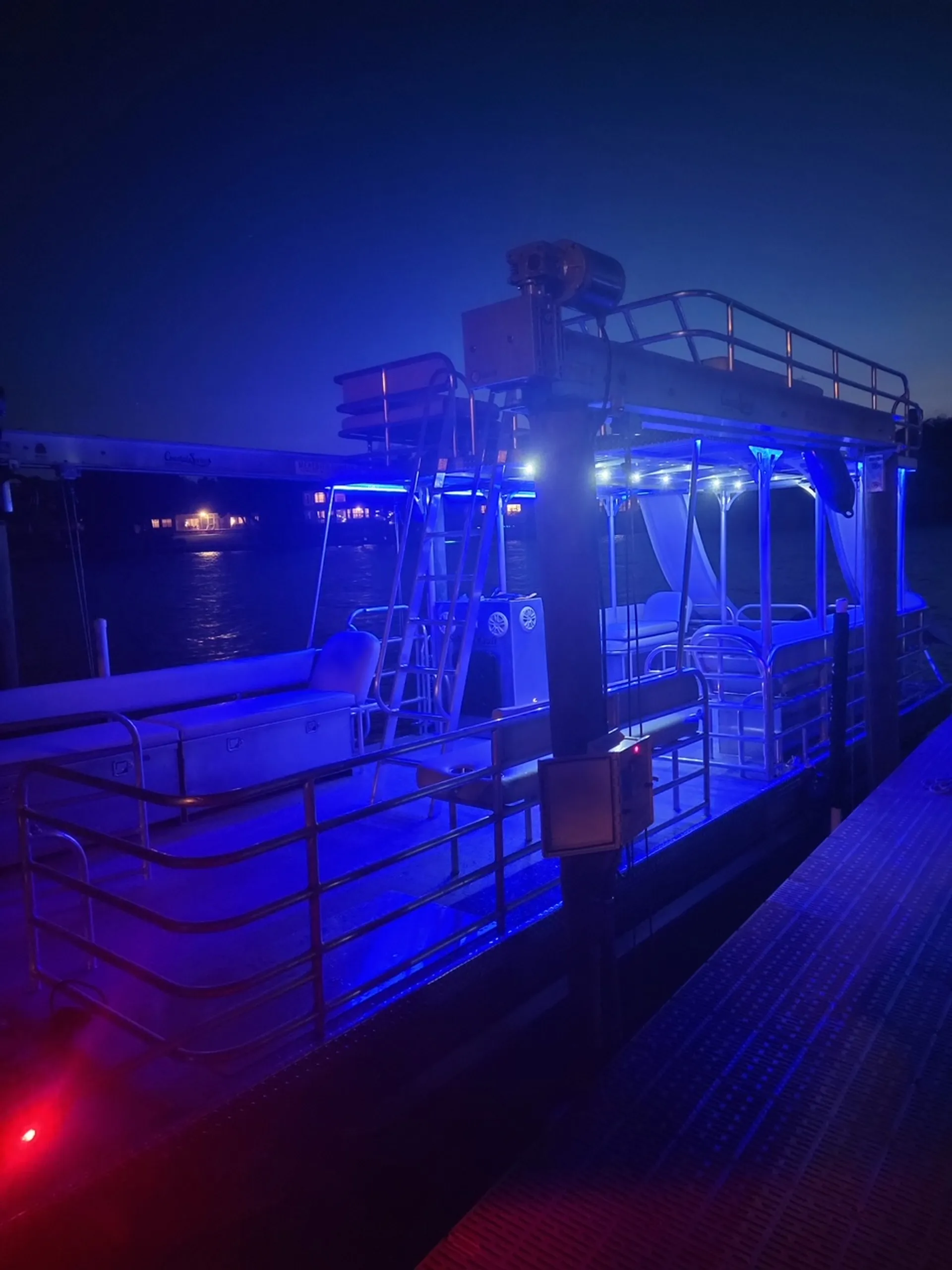 30’ X 10’ Double Decker Tritoon! Crab Island/Destin