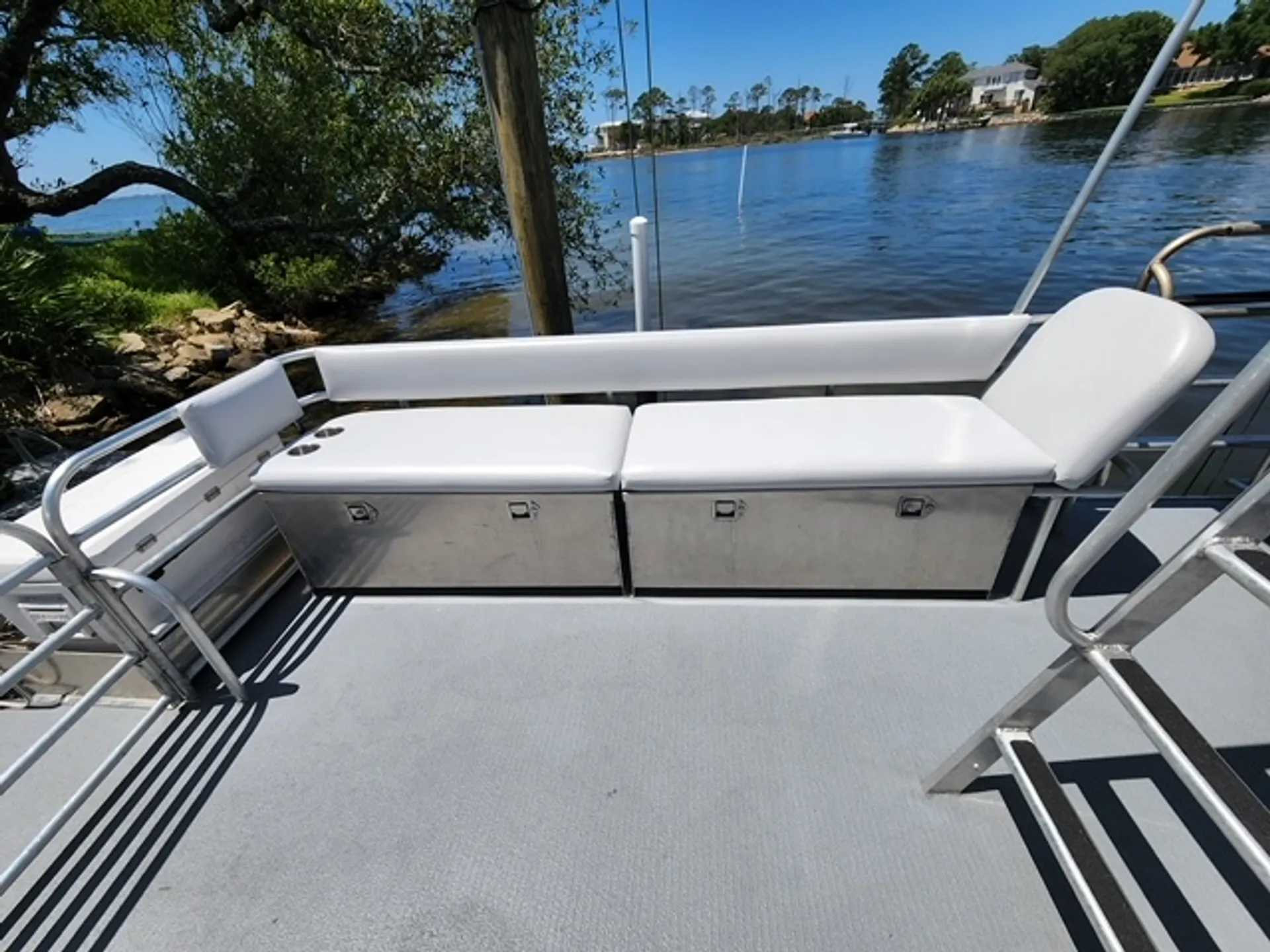 30’ X 10’ Double Decker Tritoon! Crab Island/Destin