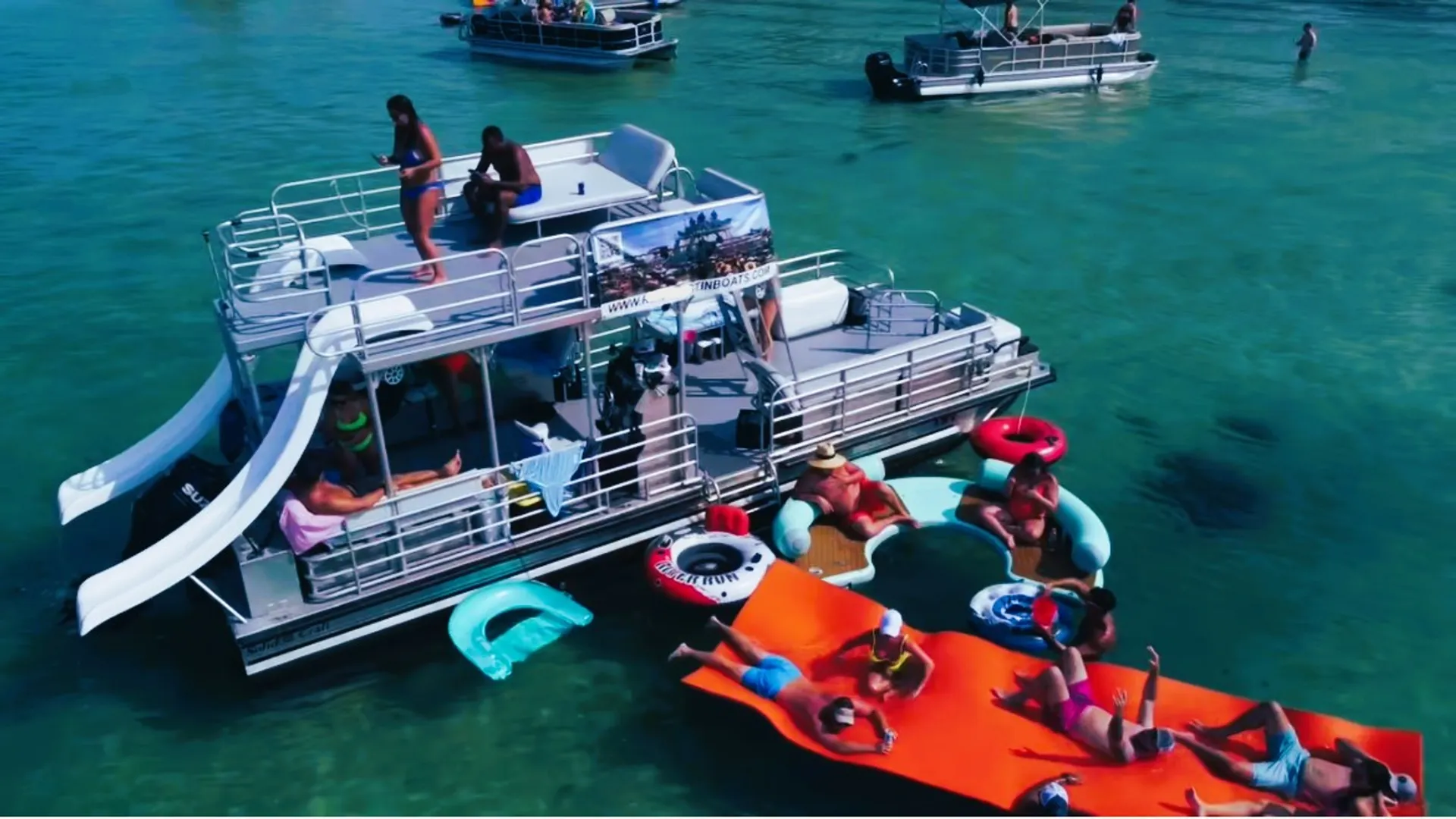 30’ X 10’ Double Decker Tritoon! Crab Island/Destin