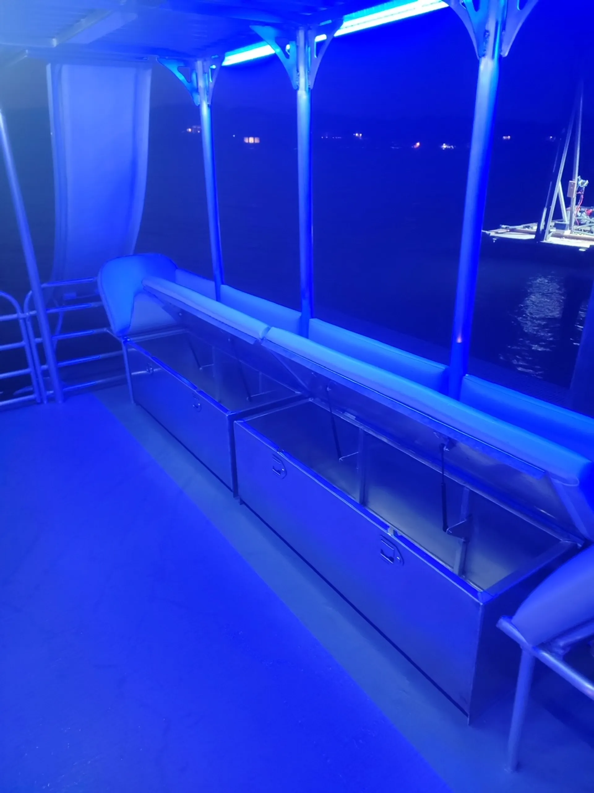 30’ X 10’ Double Decker Tritoon! Crab Island/Destin