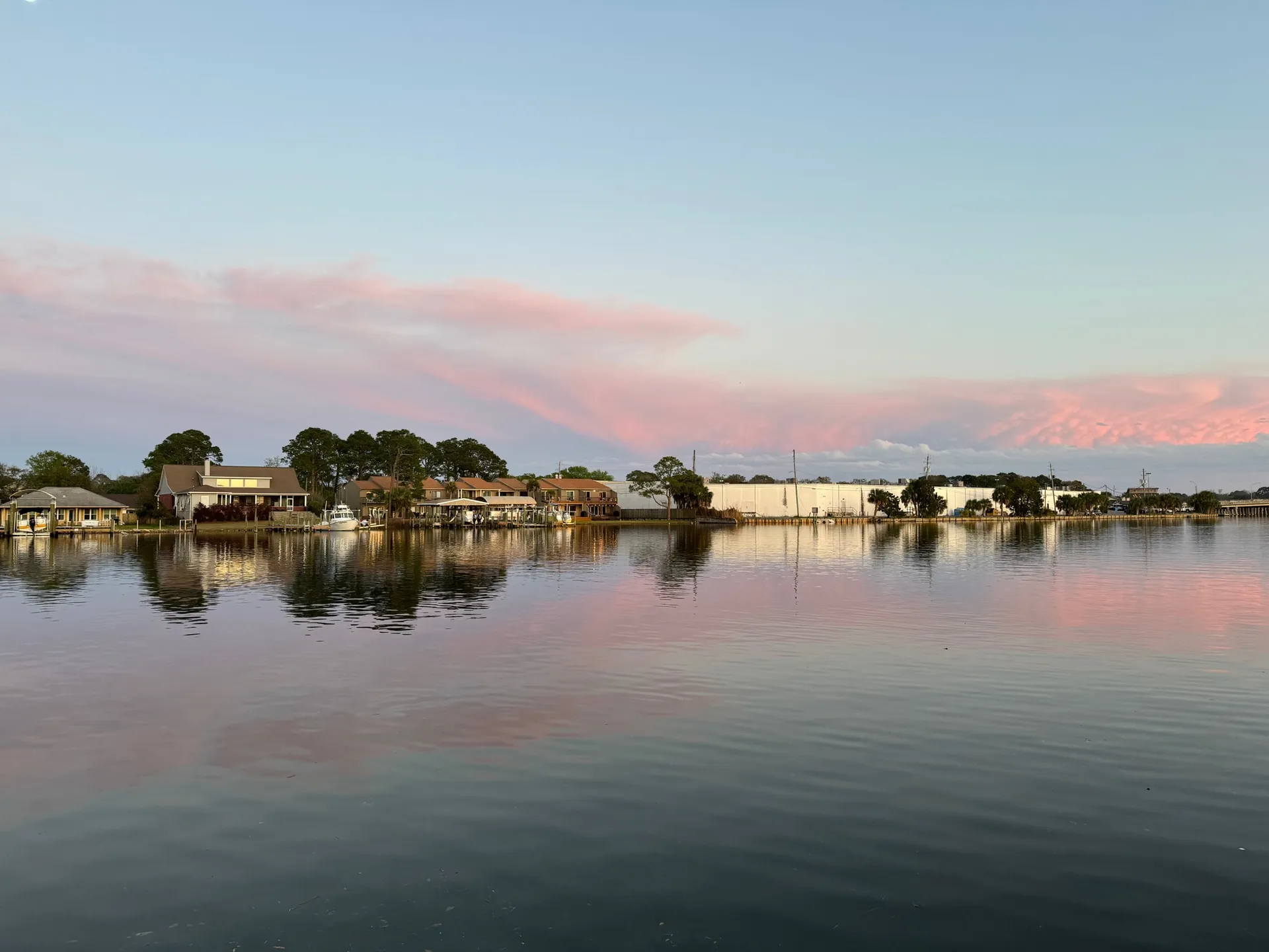 Sun Tracker by Tracker Marine Fishin' Barge 20 DLX Signature w/25ELPT 4-S in Fort Walton Beach, FL — photo 8