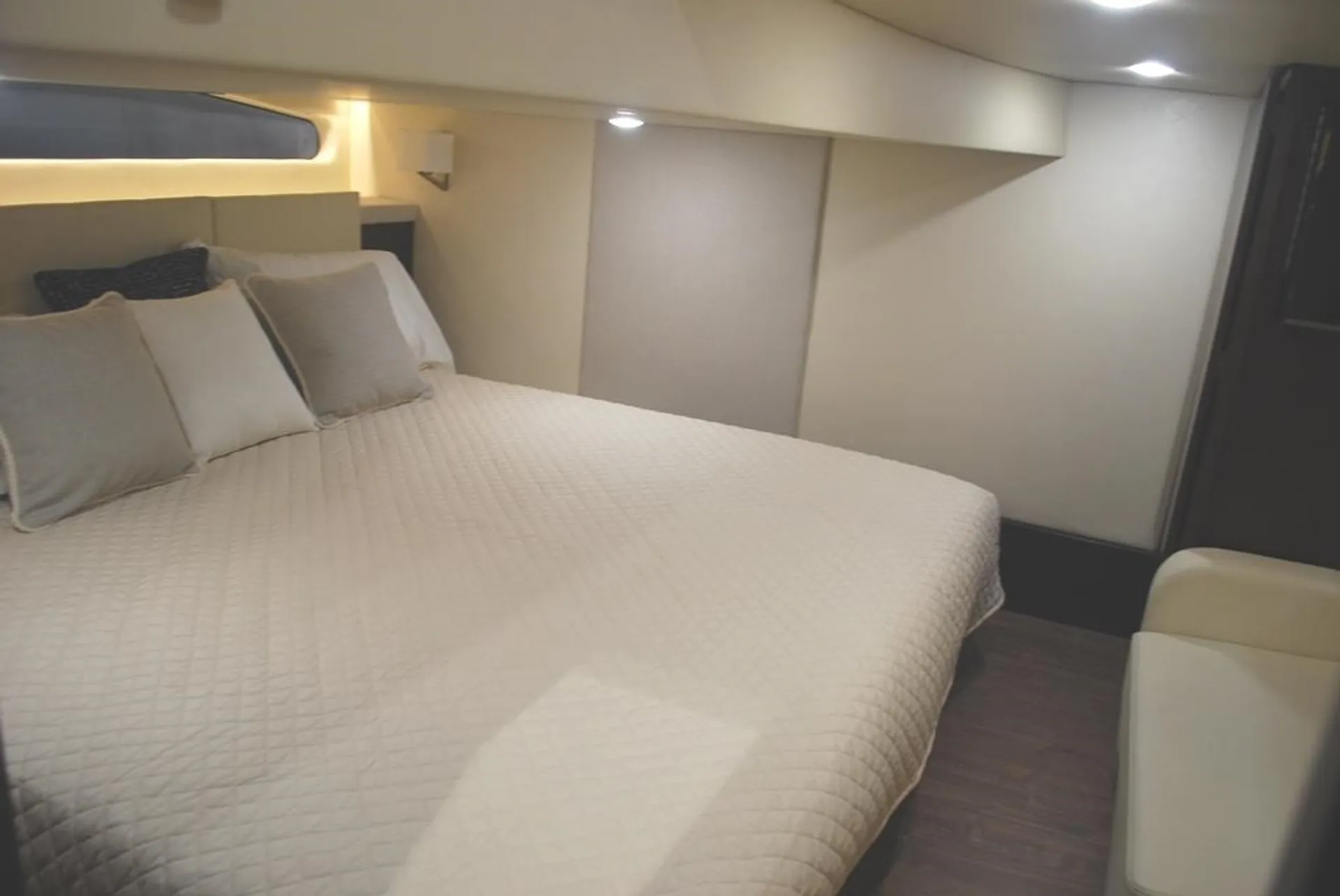 2019 Regal 42 Grande Coupe Luxury Yacht