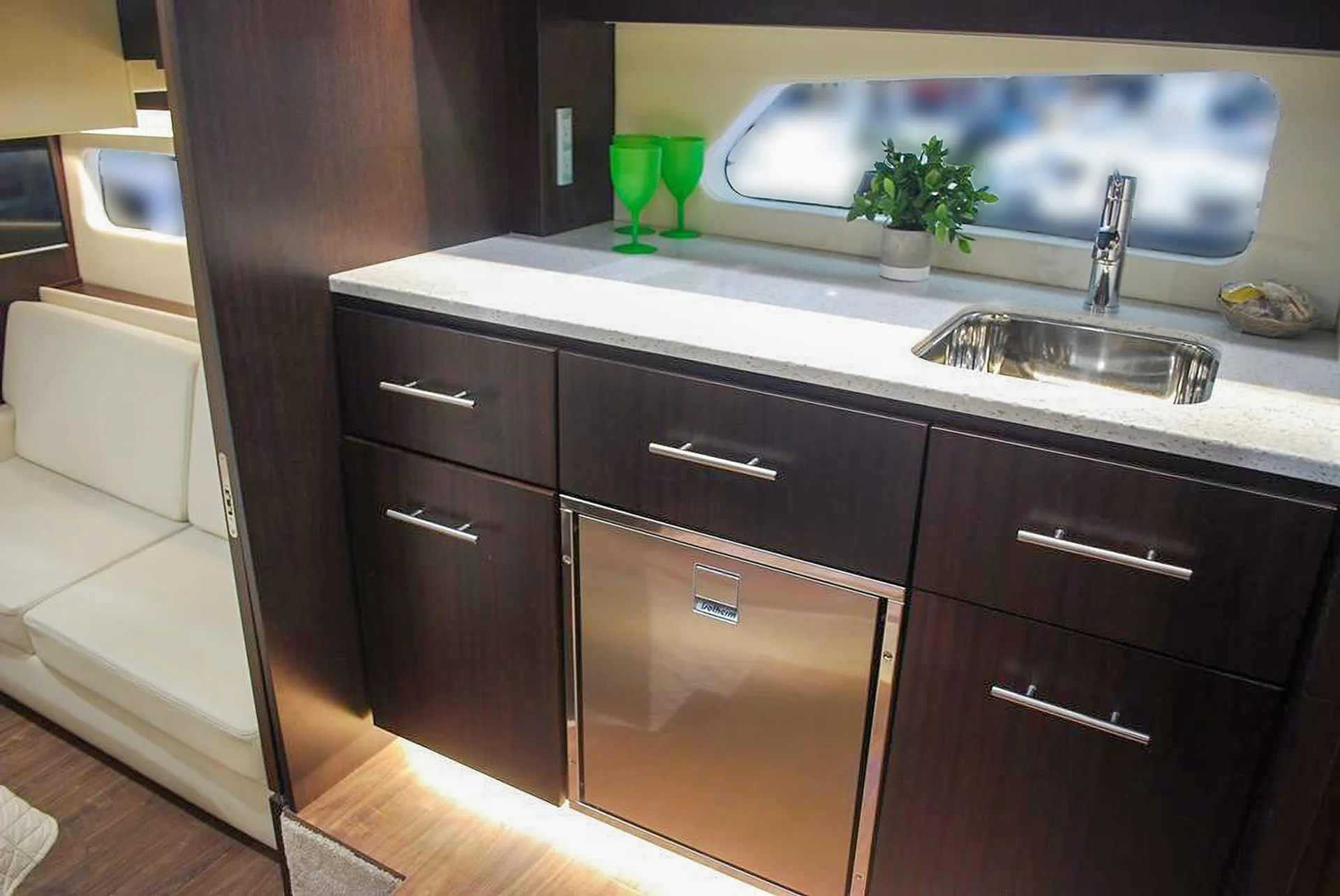 2019 Regal 42 Grande Coupe Luxury Yacht