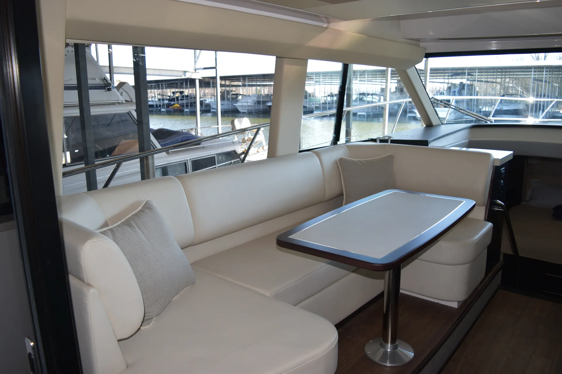 2019 Regal 42 Grande Coupe Luxury Yacht